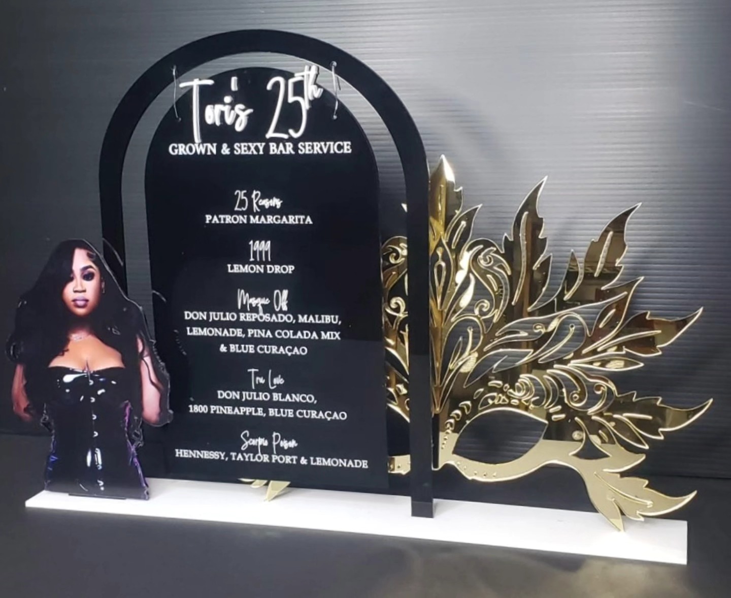 What a fun detail to celebrate Tori's 25th birthday.
#happybirthday #acrylicdetails #celebrate #barmenu #custom #lasermade