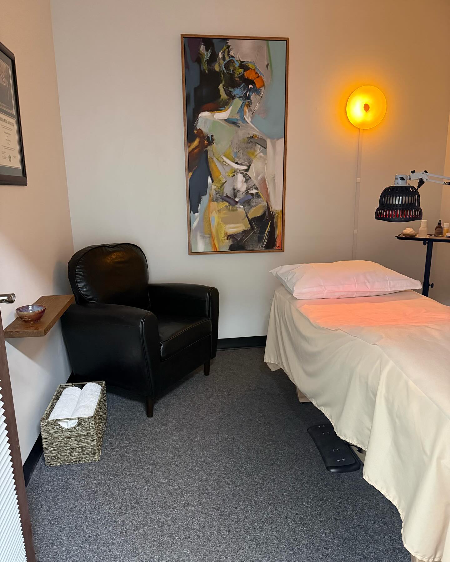 All that’s missing is you ✨
Step into a calm, private treatment room designed for your healing. Whether you’re ready for your initial acupuncture intake + treatment or prefer a consultation only to see if acupuncture is right for you, you’re welcome here.
Acupuncture can support pain relief, stress, fertility, digestion, sleep, and whole-body wellness—naturally and gently.
📍 Conifer, Colorado
🗓️ Appointments available
💬 New patients always welcome
#AcupunctureConifer #ConiferColorado #AcupunctureWorks #NaturalHealing #HolisticHealth #ChineseMedicine #MomentWellnessAcupuncture #WellnessStartsHere