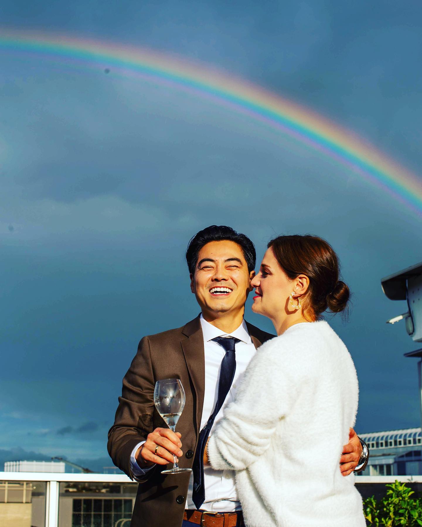 Who could ever known what 2020 would be like a few weeks ago? What a bumpy ride so fare. But this picture from last year gives me all the hope and power we need right now. Just by accident this wonderful and strong rainbow 🌈 appeared out of nowhere. So I wish to all my couples wherever you are right now all the power you might need. And wish that you will have these rainbow moments. #wedding #weddinglove #love #inspiration #photography #2020 #rainbow #stuttgart