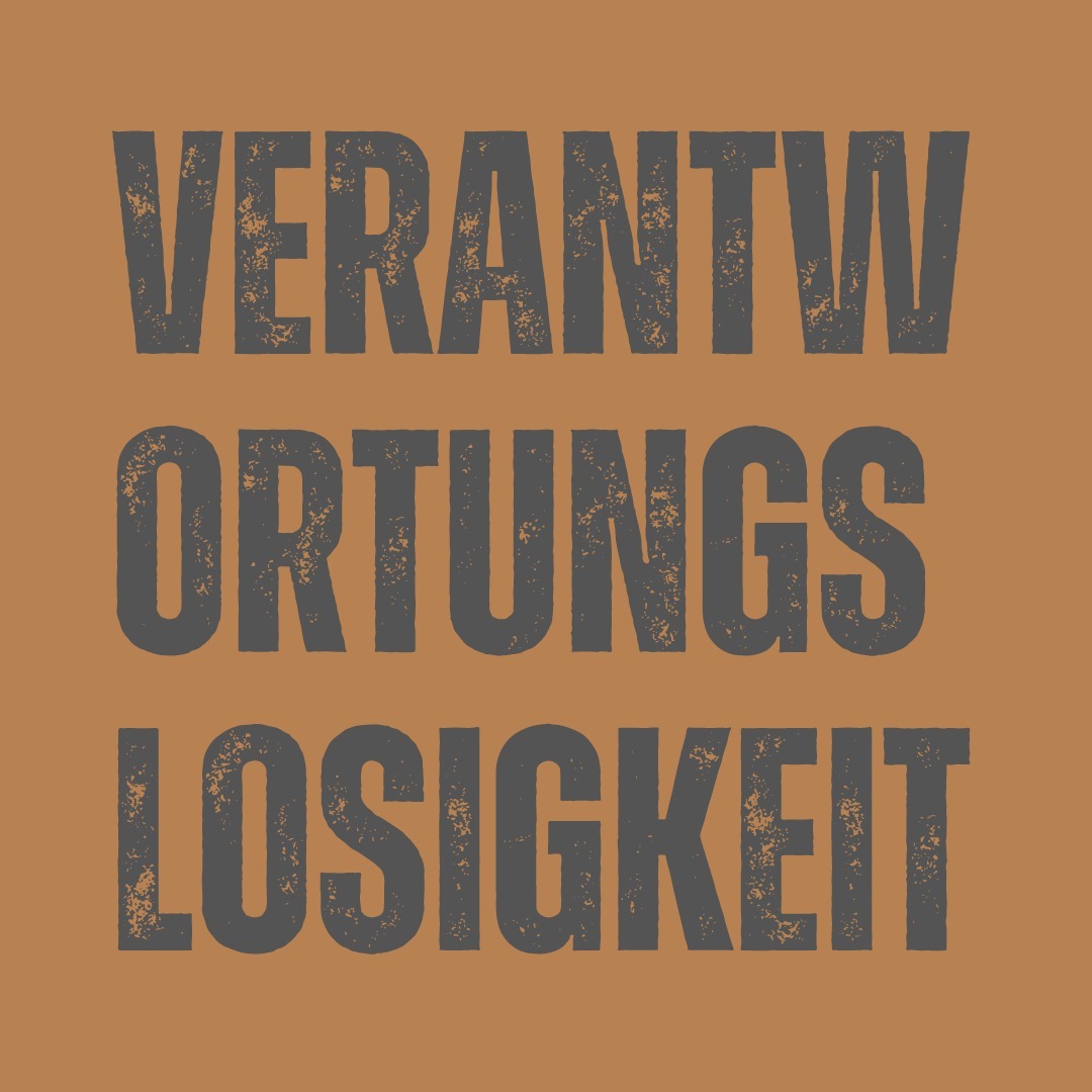 Wir als Team bewerben uns bei dir.
Und beantworten dir mal wieder eine Frage:
„Eine Person, die überhaupt nicht in euer Team passt, hat drei Eigenschaften. Welche sind das?“
2. Verantwortungslosigkeit
Wir gehen verantwortungsbewusst mit uns selbst um.
Das bedeutet nicht, dass du ausschließlich deine eigenen Bedürfnisse in den Vordergrund stellen solltest. Die Bezeichnung dafür ist Egozentrik.
Wir gehen verantwortungsbewusst miteinander um, achten und unterstützen einander in unserem Team.
Das bedeutet nicht, dass du selbstverständlich davon ausgehen solltest, dass Andere immer wieder für dich einspringen und deine Aufgaben übernehmen. Das Wort hierfür ist Rücksichtslosigkeit.
Wir gehen verantwortungsbewusst mit unseren Patient*innen um, geben ihnen den Raum und die Zeit, die sie benötigen.
Das bedeutet nicht, dass du sie einfach mal machen lassen solltest, während du dein Smartphone checkst. Das ist Desinteresse.
Und alles in allem ist es Verantwortungslosigkeit.
#wirbewerbenuns
#diesonderbarefrage
#ergotherapie #ergotherapeut #ergotherapiepraxis #ergotherapiebochum #bochum #stellenanzeige #stellenanzeigen #stellenangebot #stellenangebote #stellenangebotergotherapie #jobangebot #jobangebote