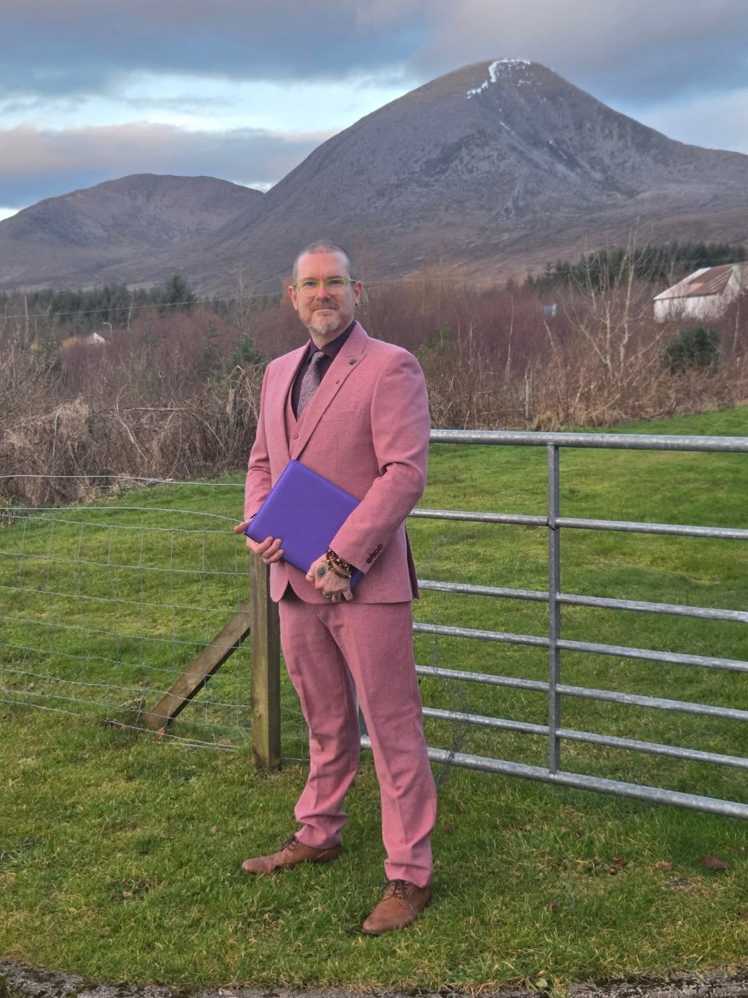 Iโm not always ๐ง๐ต๐ฒ ๐๐ถ๐น๐๐ฒ๐ฑ ๐๐ฒ๐น๐ฒ๐ฏ๐ฟ๐ฎ๐ป๐ ๐
Today I had the deep honour of being entrusted to hold a ceremony in celebration of the life of a truly remarkable womanโsomeone who lived fully, boldly, and with joy.
To tell someoneโs story, and to hold them, their family, and their loved ones in ceremony, is an immense privilege.
Every funeral I lead teaches me something from the person weโre saying goodbye to. Today, through stories of adventure and laughter, I felt quietly challenged to make every day count.
Life really is a gift. May we have the courage to live it fully.
#interfaithminister #funeralcelebrant #funeral #celebrationoflife #livewell