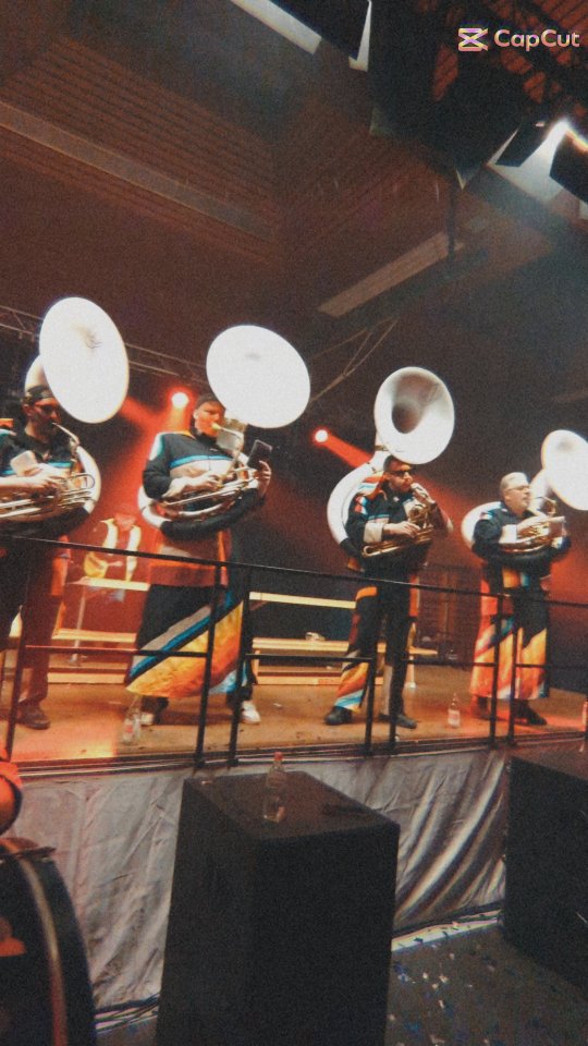 Letzten Freitag ging’s für uns nach Ergenzingen 🎺🔥
Und was sollen wir sagen? Stimmung top, Leute gut drauf und wir mittendrin statt nur dabei! 🥳🥁
Es wurde geschmettert, getanzt und ordentlich Krach gemacht – genau so, wie’s sein muss 😏💥
Danke an alle, die mit uns gefeiert haben!
Ergenzingen, ihr wart stark! 🙌
Heute geht's weiter mit dem @nv_seitingen_oberflacht1982 nach Königsheim zum Ringtreffen. Wir sehen uns dort!