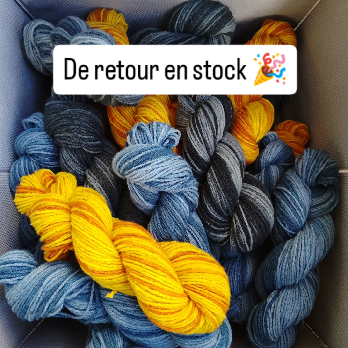 Les coloris orage, miel citron et blue jean sont à nouveau en stock, ils n'attendent que vous 🥰
Le coloris canard revient la semaine prochaine !
Et si vous avez besoin de plus d'écheveaux, écrivez-moi et je ferai des bains juste pour vous 😎
--
gris montagne, c'est de la teinture écologique de laines locales ! Des fils 100% français, des troupeaux pyrénéens et des colorants labellisés GOTS, vous trouverez sûrement votre bonheur dans la boutique.
#teinture #artisanat #laine #pyrénées #laineécologique