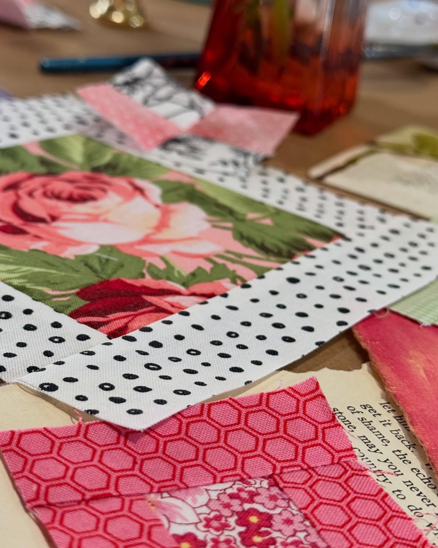 Framed block tutorial is up over on YouTube @happyquiltypeople 🩷