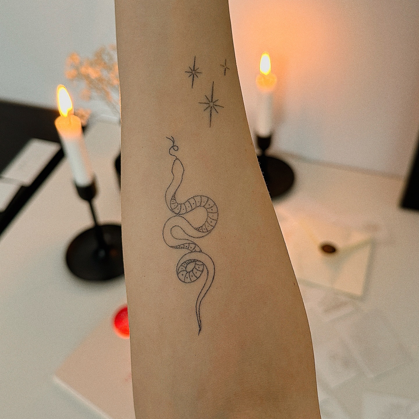 Plant-based natural 1-2 week tattoos! Get 3 for 2 with code: 3INKSTAMPS
Quick delivery worldwide dispatched from London 🇬🇧! Free delivery for orders over £20💫
Shop now: www.inkstamps.co.uk | Link in bio.
.
.
.
.
.
#inkstamps #tattoolondon #minimalisttattoo #fingertattoos #fingerstattoos #flowertattoo #cosmictattoo #zodiactattoo #universetattoo #linework #delicatetattoo #smalltattoo #moderntattoo #portraittattoo #semipermanenttattoos
#matchingtattoos #hearttattoo #moontattoo #1weektattoos #theartoftattoos #tattoomagazine #temporarytattoos #coreantattoo #coreanstyletattoo #fineline #singleneedletattoos