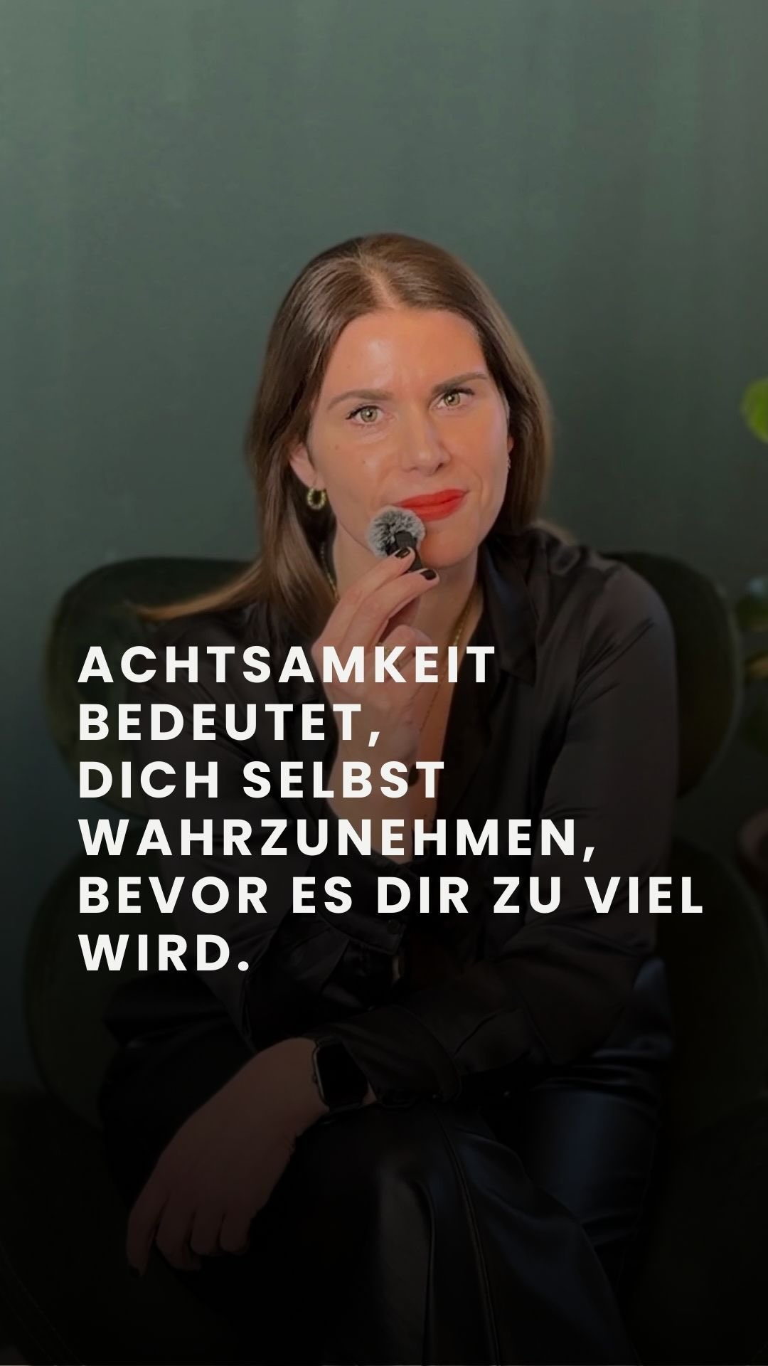 Teil 1 | Was brauchst du für mehr Achtsamkeit? ⬇️
🫶🏼 Check-in mit dir selbst:
• Woran merke ich früh, dass mir etwas zu viel wird?
• In welchen Situationen gehe ich regelmäßig über meine Grenzen?
• Was brauche ich, um mich innerlich zu stabilisieren, bevor Stress entsteht?
• Wo wäre ein früheres Nein oder eine kurze Pause hilfreich?
• Was hilft mir konkret, wieder bei mir anzukommen – auch mitten im Alltag?
📌 Speichere dir den Beitrag, um deinen Check-in später in Ruhe zu machen.
+ Folge mir, wenn du dich gerne mit persönlicher Weiterentwicklung beschäftigen möchtest.
🎯 Du suchst Unterstützung bei deiner persönlichen Entwicklung? Als systemischer Coach biete ich auch 1:1 Online Coachings an 💻
Achtsamkeit | Selbstfürsorge | Selbstführung Persönlichkeitsentwicklung | Selbstreflexion