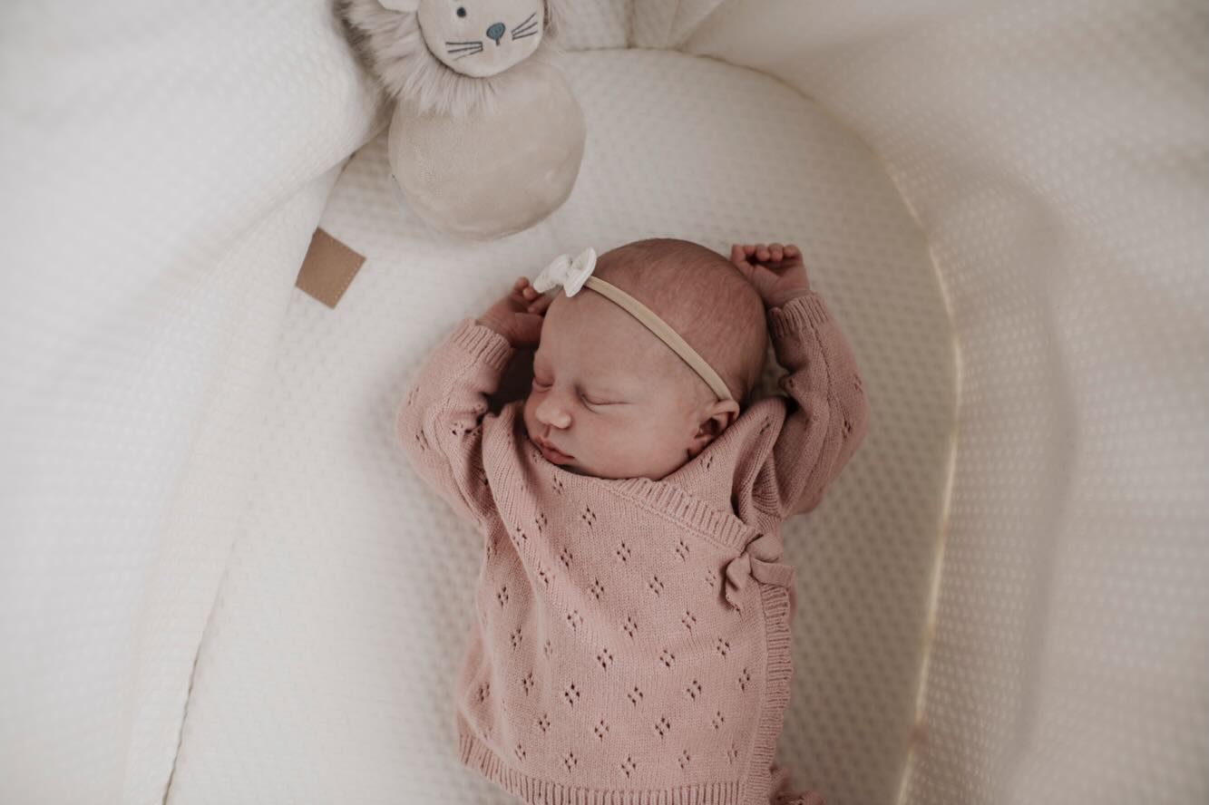 A newborn shoot with a toddler and 2 older siblings. I expected chaos and fun, we did get this but it was mostly calm and peaceful. I was a little in awe at how calmly this mum took everything in her stride ♥️
.
#newbornshootnewcastle
#naturalnewbornphotographynortheast
#newbornshootathomedurham
#naturalnewbornphotographydurham
#naturalnewbornshootnewcastle