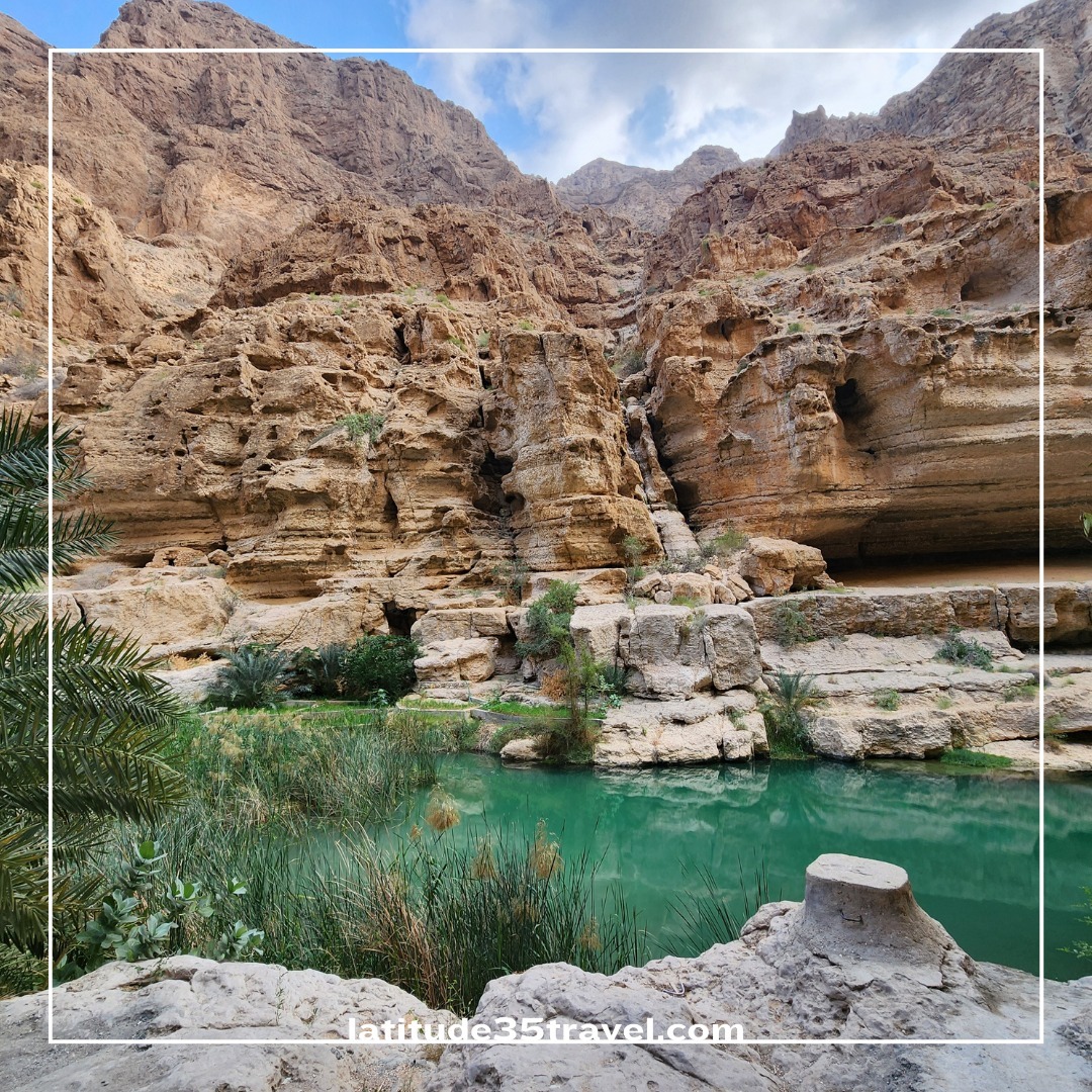 Much of Oman is brown rock, dirt, and sand. So after 7 hours of that, and then descending the mountain and coming across a lush, vibrantly colored green and blue oasis, it's rather mindblowing. Wadi Shab is a stunning oasis. Check out my latest Talefeathers blog post, "Wadi Shab and Bimmah Sinkhole: Oases of Stunning Beauty in Oman," to learn more. (Blog link in bio.)