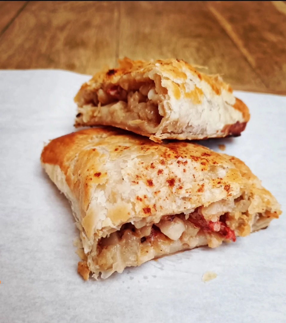 A new addition has been added to our pasty range ...
Chicken and Chorizo
A very special recipe that is super tasty and full of flavour
Now available from our deli
#pasty #chicken #chorizo #chickenandchorizo #pastry #bakery #food #foodshop #farmshop #shoplocal
