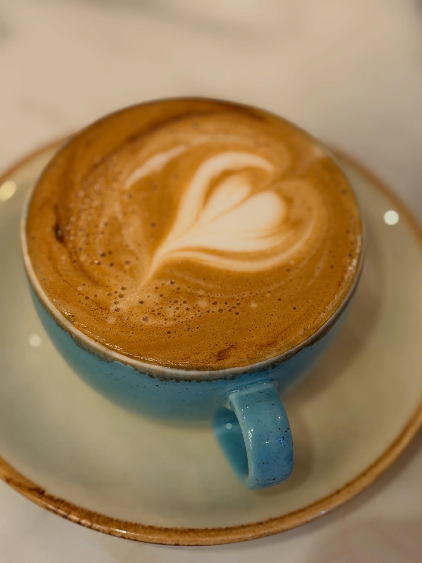 Coffee tastes better when you don’t rush it ☕
East Finchley mornings do that to you.
Save this for your next slow start.
#CupOfJoy #EastFinchley #LondonCafe #MorningCoffee #CoffeeMoment SlowLiving