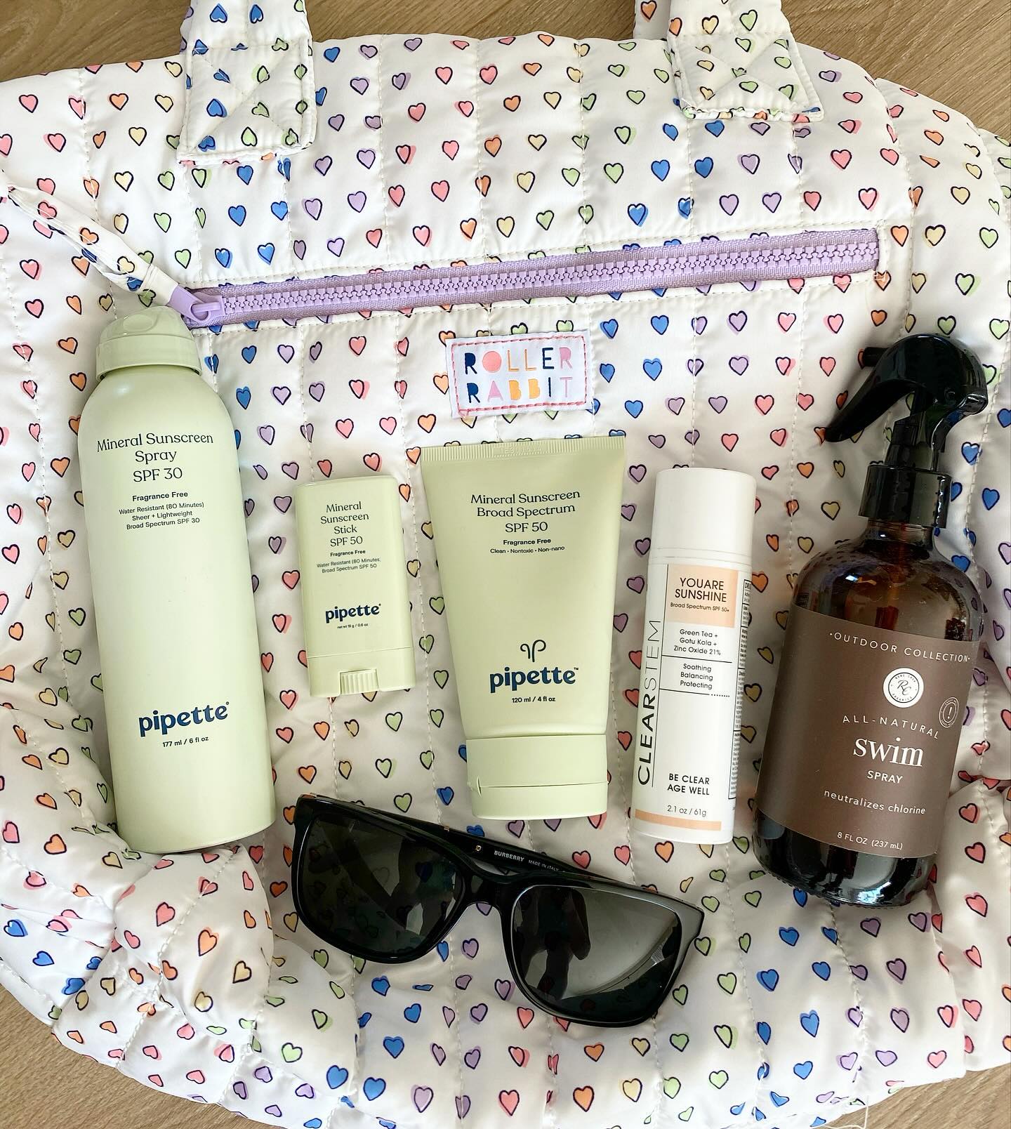 Sunny-day Favorites! ☀️
@pipettebaby - non-toxic and EWG-Verified non-nano zinc oxide SPF for the whole family
@clearstemskincare You Are Sunshine acne-safe and no pore-cloggers tinted SPF (zero white cast & doubles as a makeup primer)
@rowe_casa_organics Swim Spray to neutralize the effects of swimming in chlorine