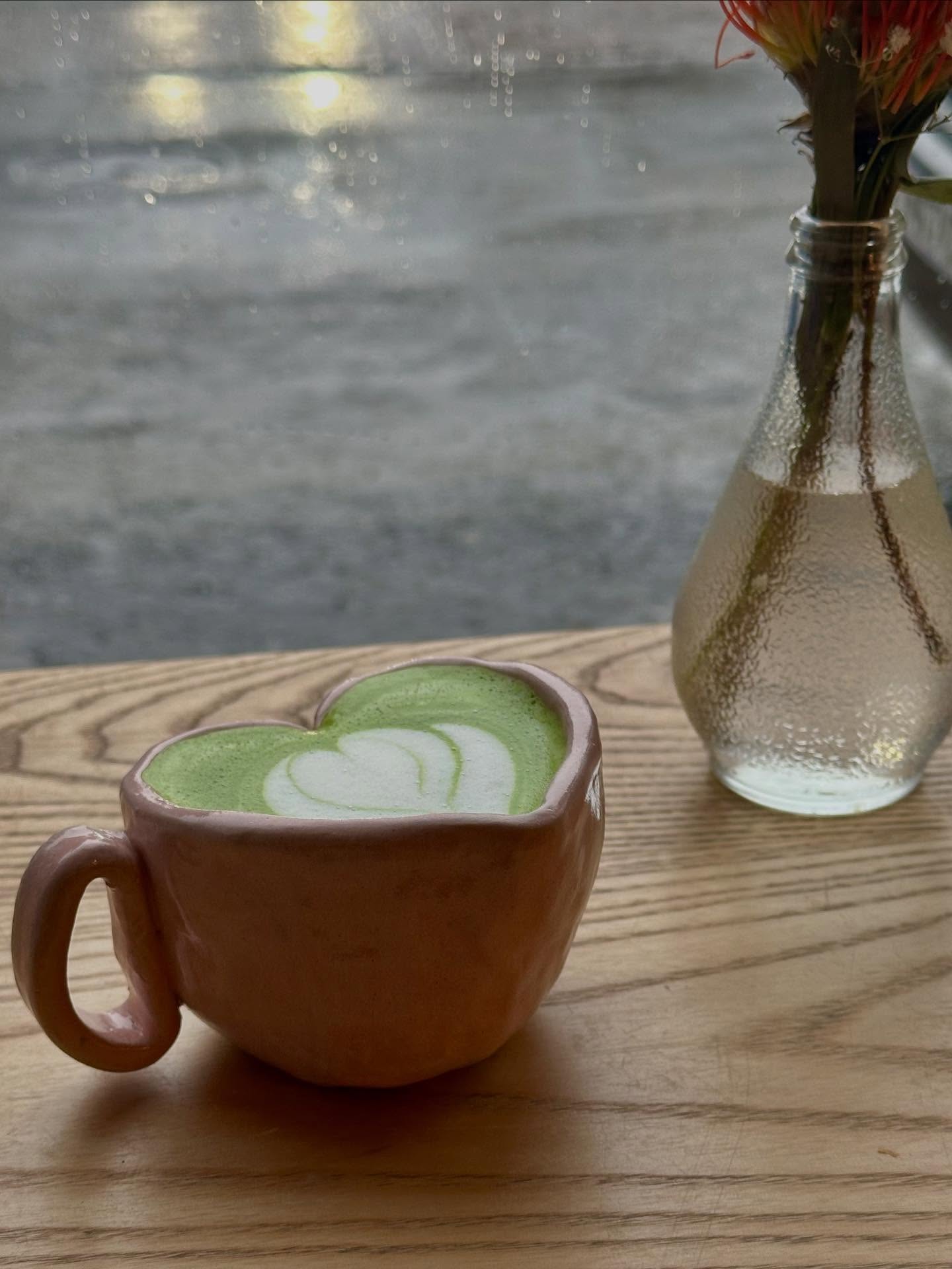 ✨SATURDAY 14TH OF FEB - THE CUB, BATH - £38.50✨
✨Love is temporary, handmade mugs are forever 😉✨
✨For the Love of Mugs! Create a pair of handmade mugs with your favourite person using the pinch pot technique!✨
✨Perfect for a Valentine’s date, Galentine’s night, or a creative self-love moment. Beginners welcome!✨
✨Disounts available for students, NHS and those on low income✨
✨Tag your clay partner 👇✨