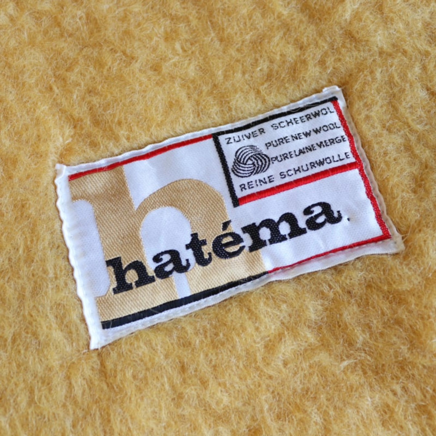 Our Wollo’s are handmade from old woolen blankets, washed and cleaned, making each piece unique and eco-friendly🐑