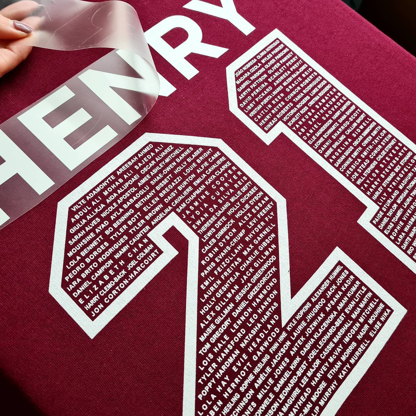 Hot off the press🔥 Leavers hoodies to be proud of👍 Names in shape of 21 and individual personalised nicknames.
Create your perfect leavers hoodies @ www.leaverswear.com
.
#leavershoodies #leavershoodies2021 #classof21 #pta #printedhoodies #schoolhoodies #schoolleavershoodies
#classof2021