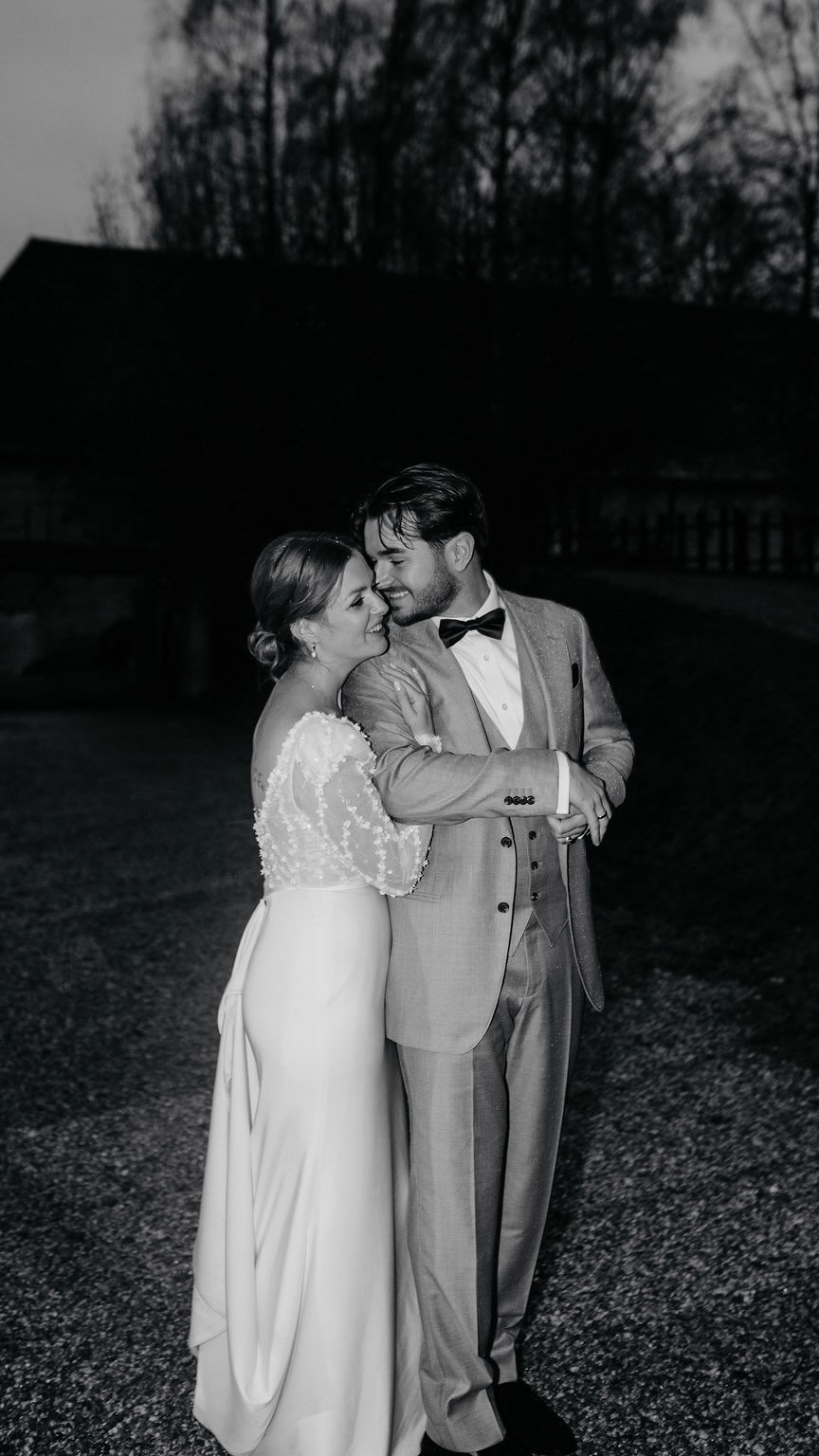 Larissa & Markus ♥️
Eine so wundervolle Hochzeit!
Vielen Dank für euer Vertrauen, vielen Dank, dass ich bei all euren Meilensteinen immer dabei sein darf, um diese fest zu halten ♥️🥹!
@larissataliyamila
@habergram_15
@alte_ziegelei_polling
#hochzeitsfotografmünchen #hochzeitsfotografiemünchen #weddingphotography #hochzeitsfotografie #weddingphotographymunich