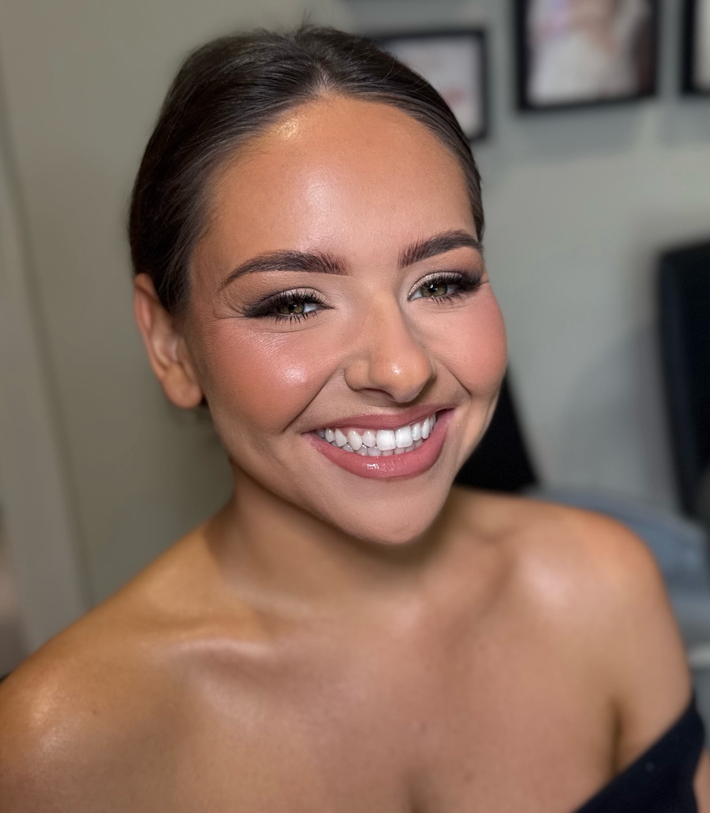 Hen do glam for lovely Bonnie🤍✨ Bonnie loves a full glam and just let me do my thing🥹 I love the look we created 🤍
Did you lovelies know I still love to do a glam makeup!?! Where possible I still offer glam makeup bookings for all occasions! Whether it’s a special event, hen dos, birthdays, wedding guest or prom ✨
I now work mainly from my makeup room for glams but on occasion can be mobile when time allows (travel charge may apply) 🤍 The best way to enquire is via my dms 🤍
No matter how many years pass I will always offer glams. Bridal is genuinely 90% what I do now but I started out as a glam artist and that will never leave me✨🎨
⭐️STAR PRODUCT⭐️
Fallen back in love with @diorbeauty face and body foundation recently... Providing the most dreamy satin base 🫶🏻