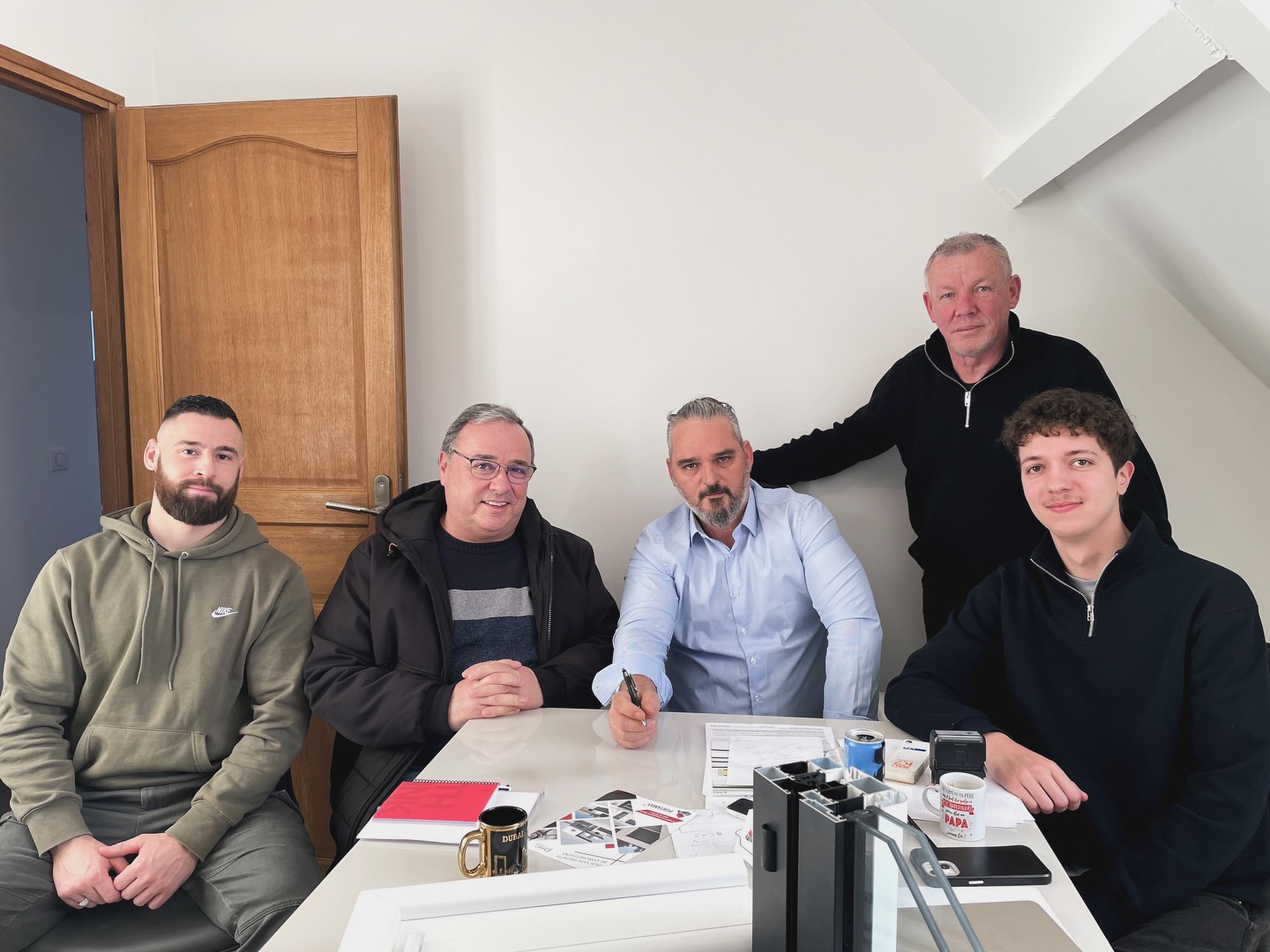 Bien démarrer l’année, c’est aussi bien s’entourer !
En ce début d’année, l’équipe Portamax s’agrandit avec l’arrivée de nouveaux commerciaux 🚀
Leur énergie, leur motivation et leur expertise viennent renforcer notre engagement : accompagner nos clients avec toujours plus de proximité et de performance.
Bienvenue à Carlos, Joël et Steve dans l’aventure Portamax, et plein de succès pour cette nouvelle étape à nos côtés 💪
#portamax #bienvenue #nouvelleequipe #agentcommercial #freelance