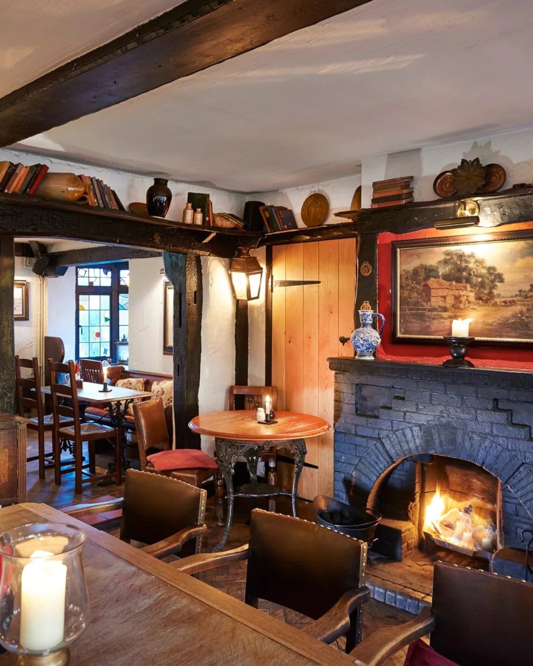 There’s nothing quite like a cosy country pub in winter 🍻🔥
After a crisp countryside walk, settling into a welcoming pub with a crackling fire and a hearty meal feels just right. Think comforting roasts, local ales, and that relaxed atmosphere that invites you to stay a little longer.
Perfect for winding down with friends or family and enjoying the simple pleasures of the season.
📍 Do you have a favourite local pub you always return to?
#VillageHolidays