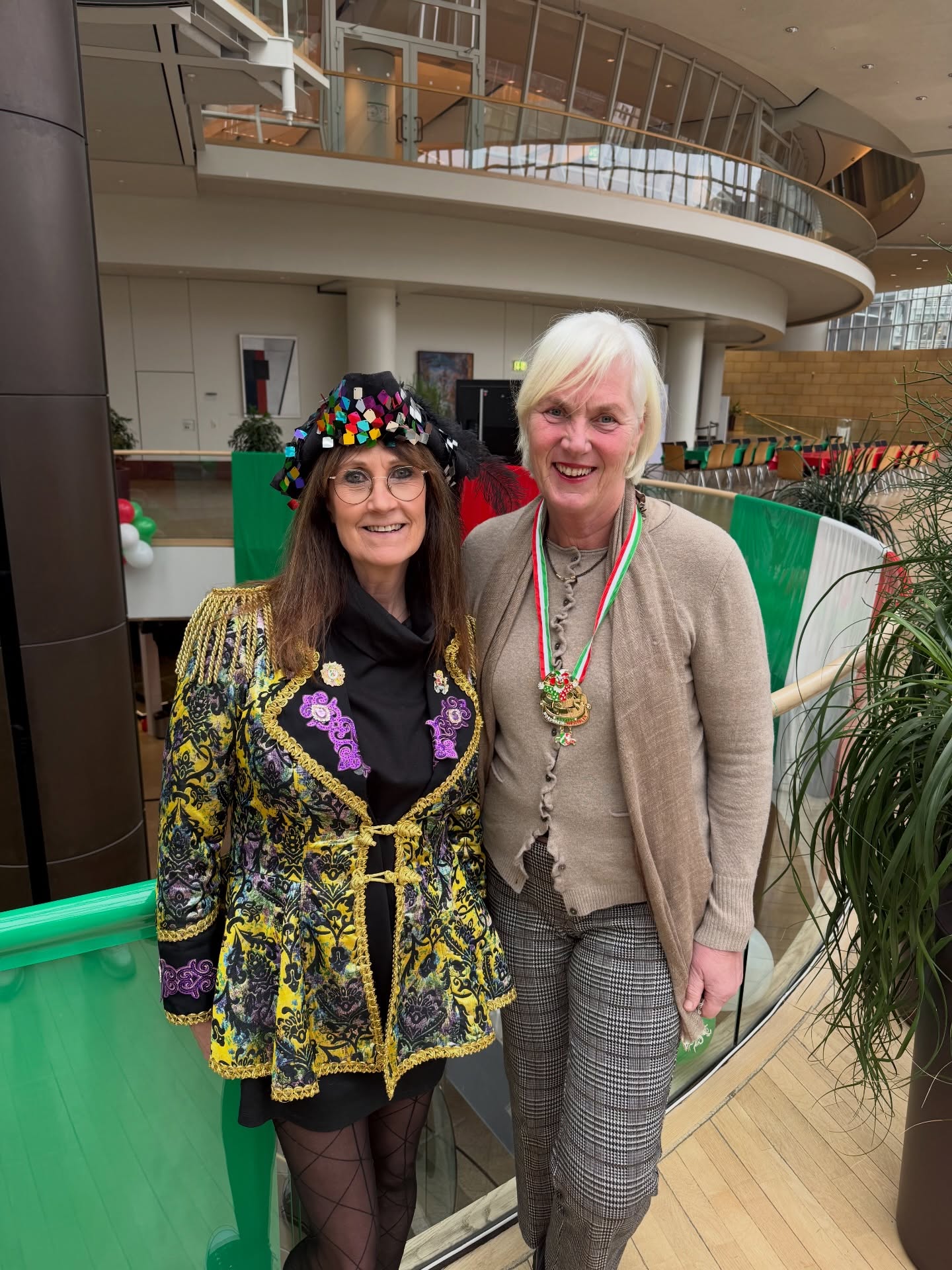 Heute auch mal närrisch sein… In diesem Sinne: Helau aus dem Landtag! 🎉🎭
#cdunrw #cdunrwfraktion #landtagnrw