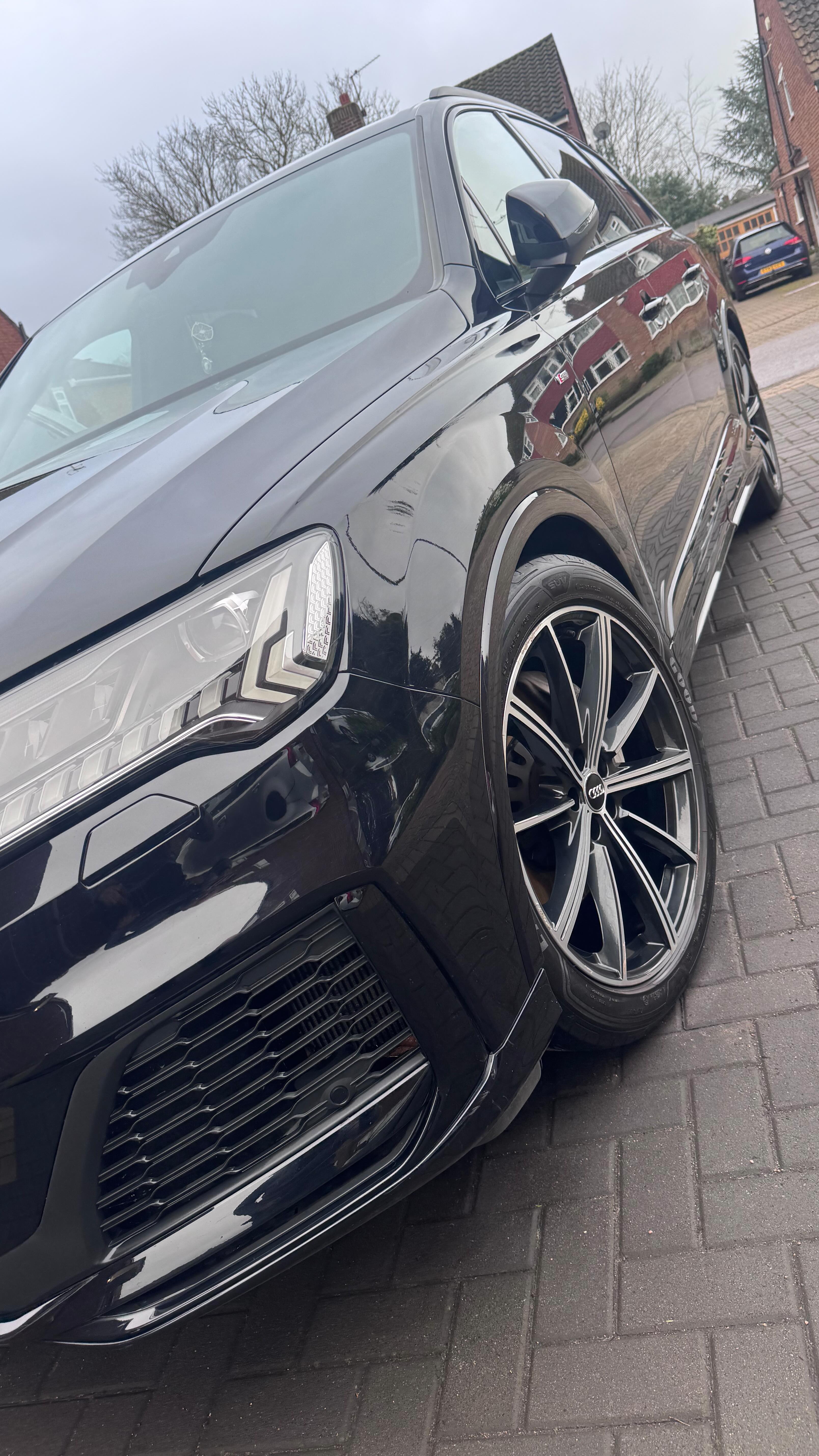 Q7 maintenance alert! Wednesday cleanup underway despite less-than-ideal weather. Interior first, exterior next, and mission accomplished just before the rain.#detailing #wednesday #maintenancecleans #monthly #Bromley