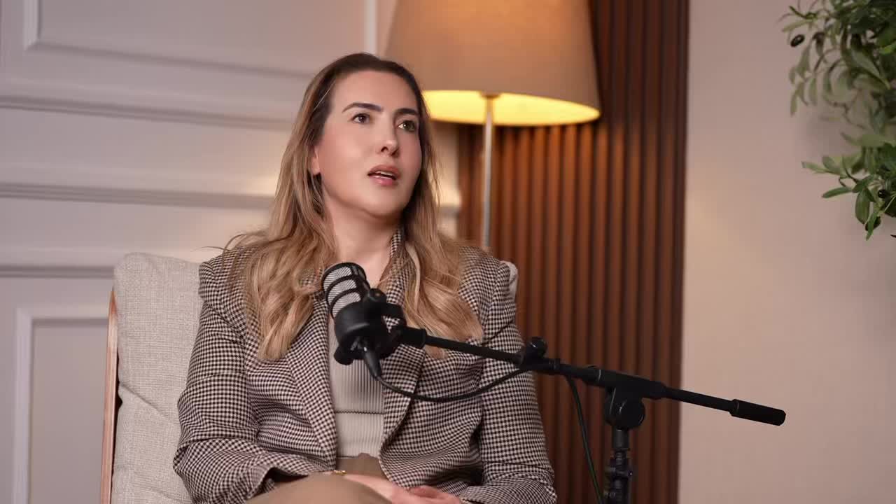 The golden rule for homework is to ensure it does not negatively impact your relationship with your child. Parents are encouraged to find solutions and strategies that preserve the parent-child relationship.
In this episode, Zinah and Razan discuss how connection is a biological need for a child to listen, learn, and grow.
🎧Listen now on our YouTube channel. Link in bio.