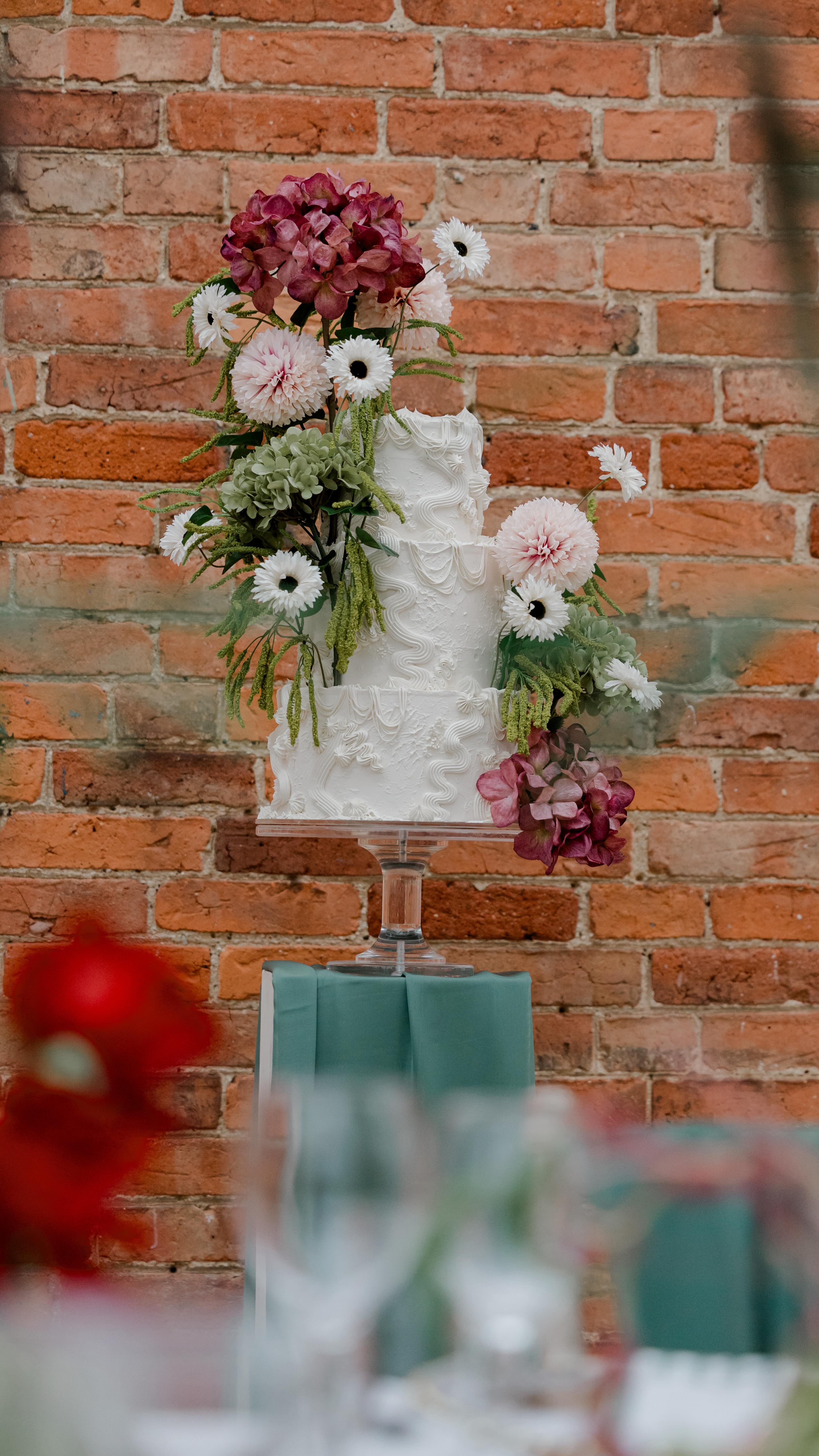 The romantic details will always be my favourite 🤍
From soft florals to delicate finishes, every cake is designed with care and created around each couple’s story.
With Valentine’s just around the corner, here’s a little wedding cake love ✨
Bespoke wedding cakes across Lincolnshire & the East Midlands
Cover photo: @darren_cresswell_photography
Cover venue: @stubtonhall