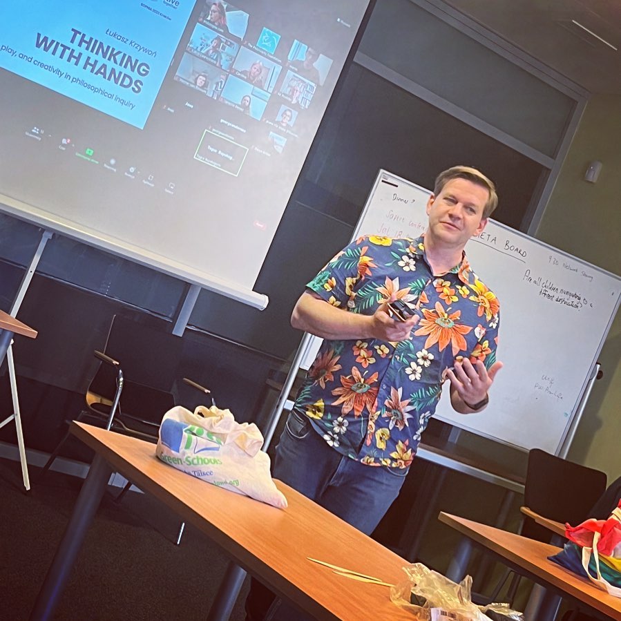 Lukaz @creativetogether.ie sharing his work on ‘thinking with hands’ #sophianetwork2023