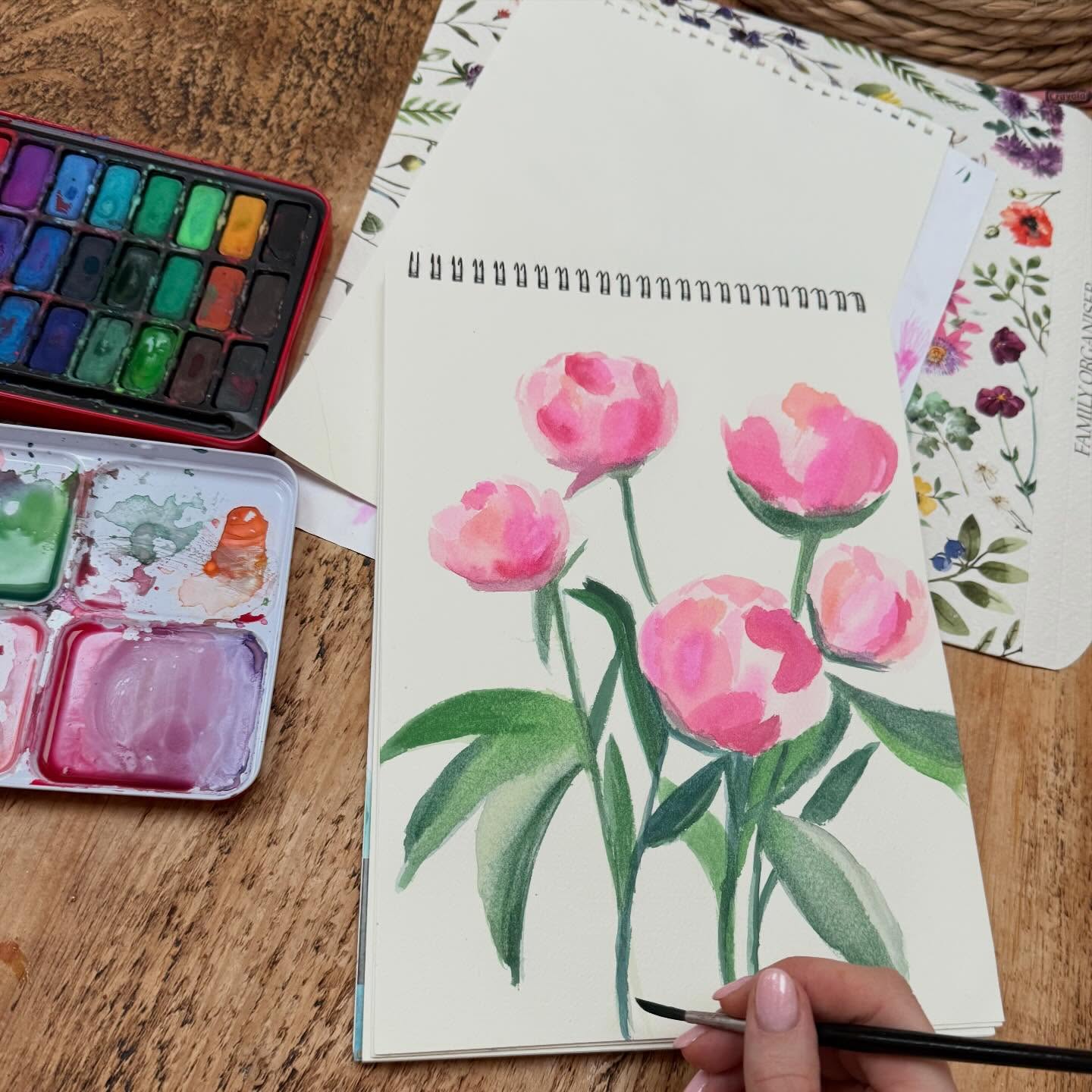 New month.. new chapter ahead🙏🏼❤️💕🌸 Whilst feeling v heavy and dealing with insomnia it’s been really special to slow down a little before the next chapter, get organised and be more present.. especially second time around knowing what’s to come. I really underestimated being a Mum first time. So hoping I can learn from the lessons and release pressure. Let’s see… #countdown #valentines #nextchapter