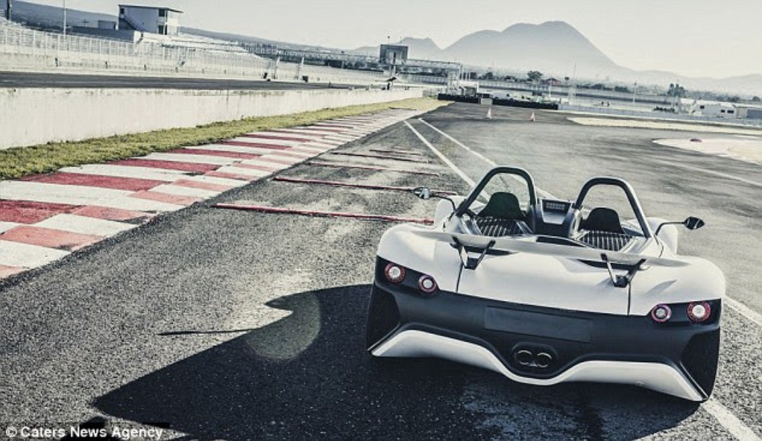 #MondayMotivation #circuit #trackday #supercar #hypercar #automotive #car #auto