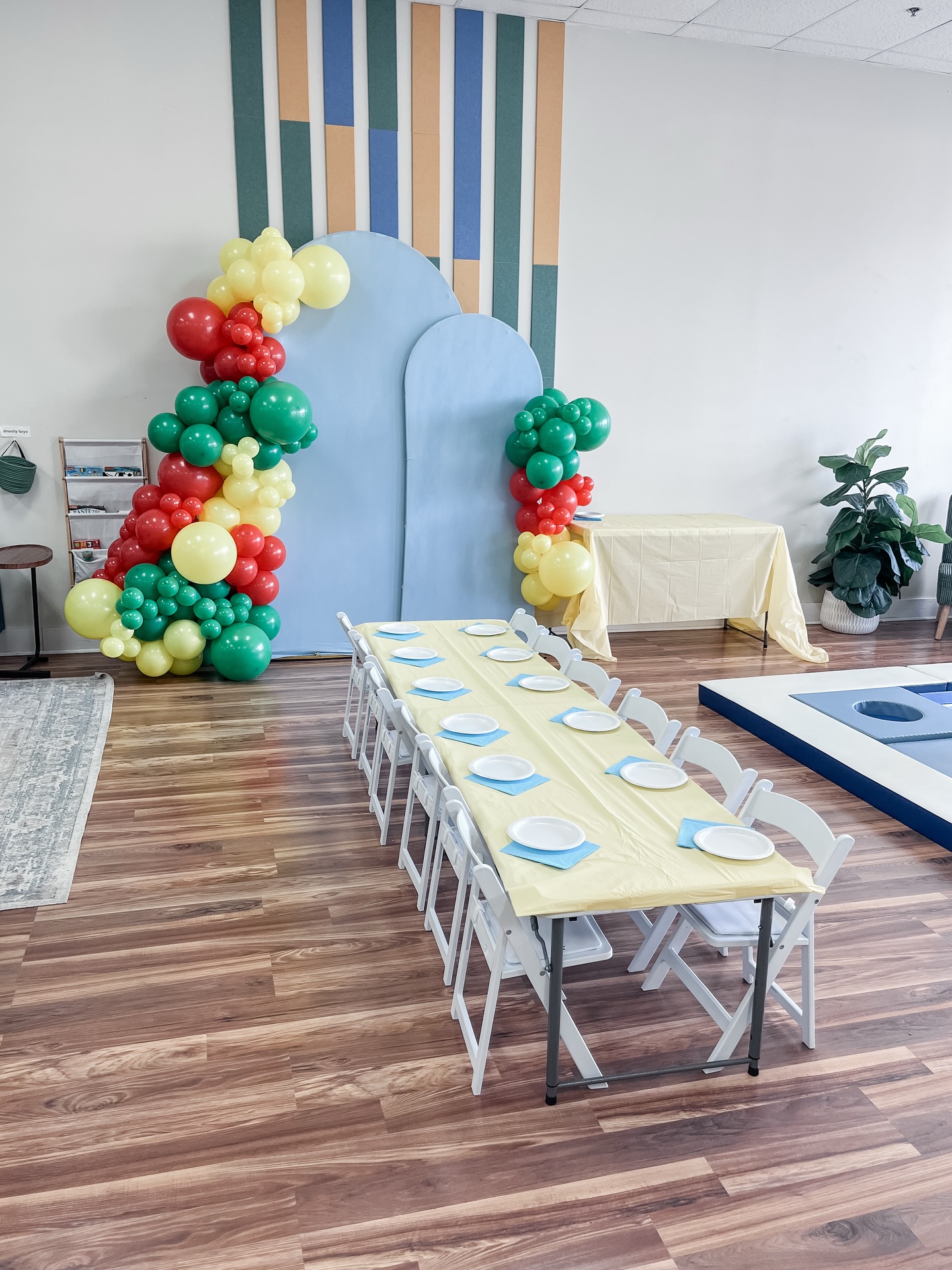 10 Steps to the Perfect Toddler Birthday 🎉
Step 1 : book a party at Little Leaf Play Studio
Step 2-9 : we’ll take care of the rest!
Now booking Spring & Summer parties - www.littleleafplaystudio.com/party to see current availability
Our classic party package includes:
✔️2 hours of party time
✔️Private use of the play studio
✔️Solid color, disposable plates, napkins & table cloth
✔️Backdrop + balloons
✔️Up to 12 children
✔️Coffee bar service
✔️30 mins of set up time before the party
✔️We’ll take care of all the clean up afterward
We also offer add on services such as balloon decor, banners, backdrops, extra time and more.
Learn more about parties at the play studio at www.littleleafplaystudio.com/party