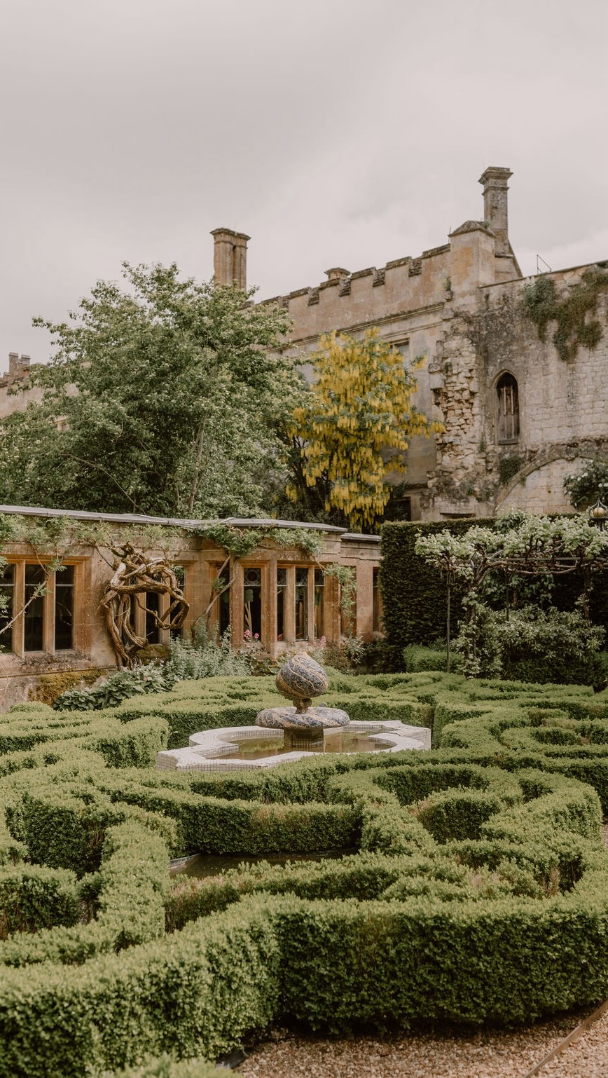 A very Monday-like Monday. Lots of very satisfying ticks on my 2026 wedding couples’ planning to-do lists. An ambitious day ahead - a first draft design proposal takes me around five hours - but it’s super fun to get creative and make something that brings my couples to say omg yes - that’s so us!
How is your Monday looking?
📸 @anneletournel_photography
#mondaymood #marqueewedding #weddingplannerlife
🗝️ Karin Tindall is a wedding planner based in Oxfordshire specialising in marquee weddings at home