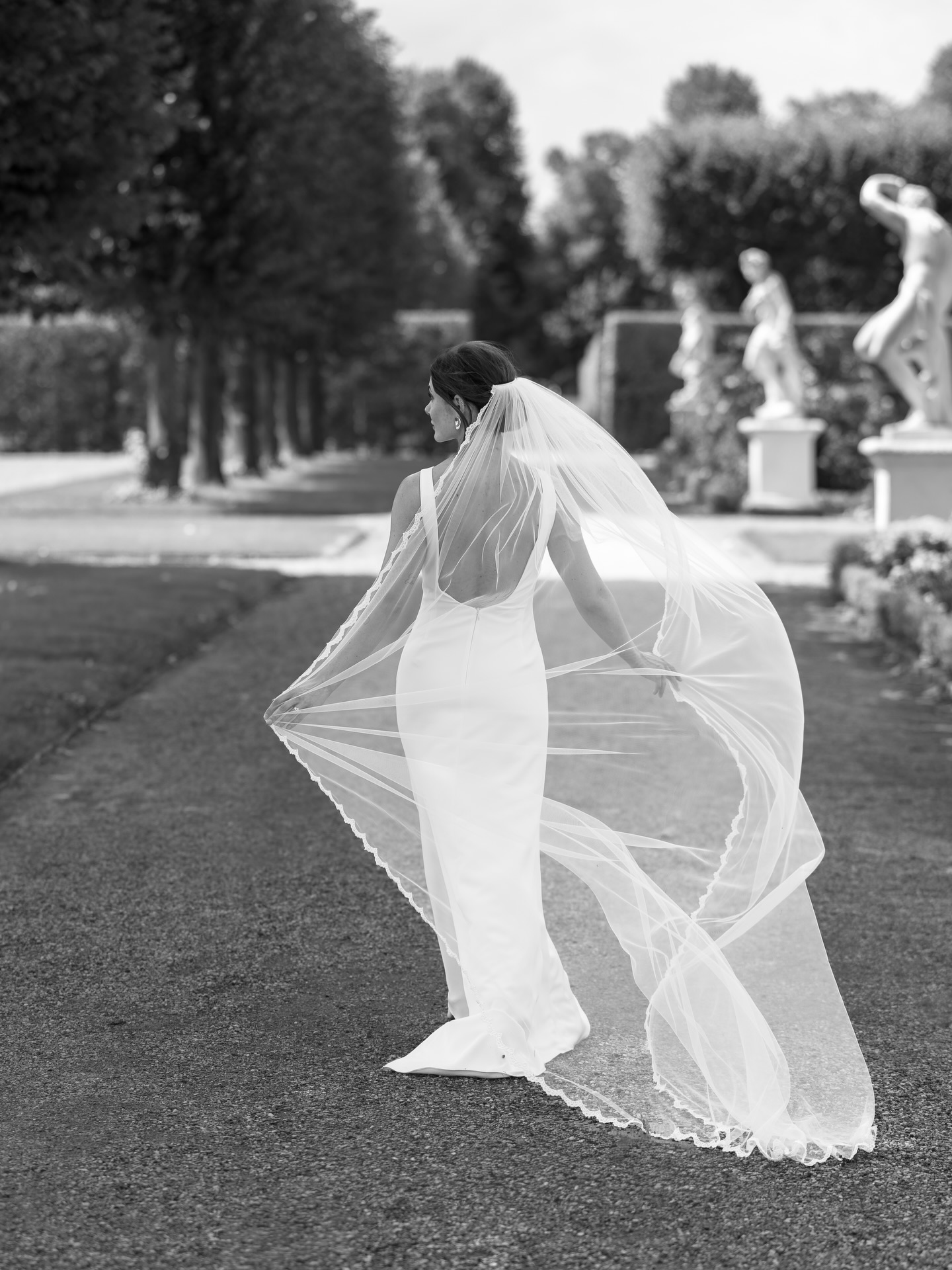 Hallo Leute 😊, ein kleiner Gruß aus der Kälte ❄️.
Ich kann’s kaum abwarten bis die Hochzeiten in der Sommersaison beginnen.🥂
BOOKINGS 2026 beinahe abgeschlossen. Nur noch ein paar vereinzelte Termine verfügbar.
BOOKINGS 2027 ab sofort offen. Meldet euch gerne per Mail oder DM.
#hochzeitsfotografie #hochzeitsfotograf #weddingphotography #weddingphotography #hochzeitsinspiration