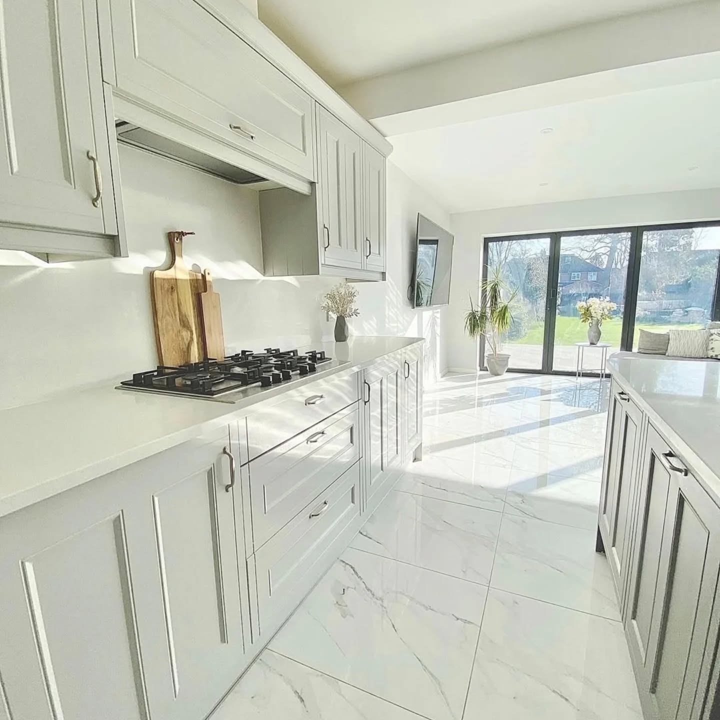 🏡✨ Transform your cooking space into the dream kitchen you've always envisioned! From sleek countertops to stunning cabinetry, our expert team is ready to bring your culinary dreams to life. 🍽️ Get in touch today and let’s create a kitchen that inspires your inner chef! 🌟
#Camberley
#kitchendesign
#joinery
#kitchen
#kitchenofinstagram