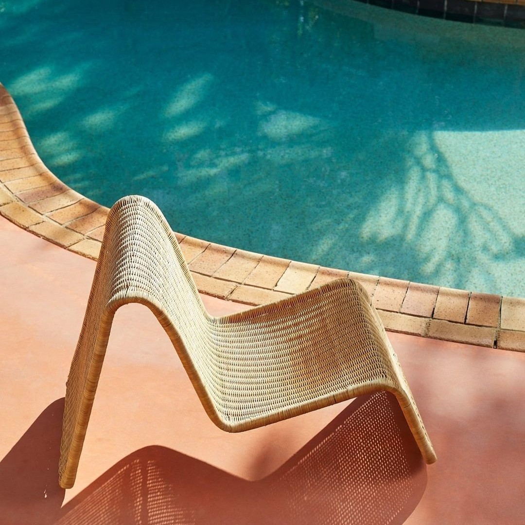 The algorithm has changed — and stability matters more than ever.
It’s no longer about posting all the time or chasing trends. Platforms are rewarding accounts that show up regularly, clearly, and consistently.
Here’s how to use that to your advantage:
1. Consistency > frequency
Posting 2–3 times a week, every week, builds more trust with the algorithm than posting daily for a week then disappearing. Pick a rhythm you can sustain.
2. Clear signals beat mixed messages
The algorithm learns who to show your content to based on what you post. Stay focused on a few clear themes so your content gets served to the right people.
3. Saves and watch time matter more than likes
Content that people save, re-read, or watch all the way through is prioritised. Create posts that are useful, calming, or clarifying — not just scroll-stopping.
Regular posting doesn’t mean more pressure — it means less friction once you have a plan.
If you want help building a steady, realistic content rhythm that works with your business (and the algorithm), let’s put one together 🤍