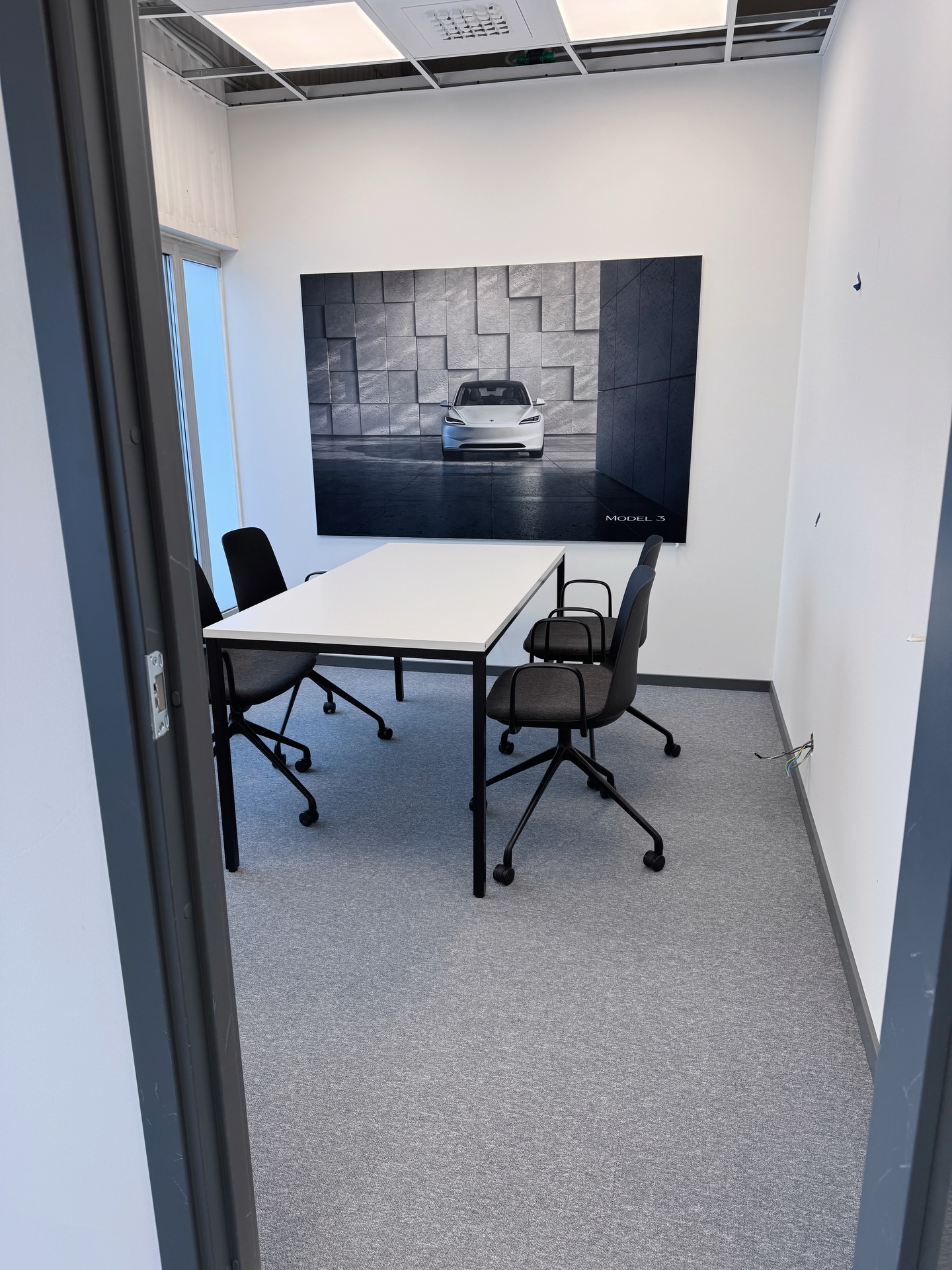 📍Tesla Service Center, Kalmar
From industrial shell to almost a fully operational service center. Workshop areas, back offices, showroom and facilities, soon ready to go 🙌🏼