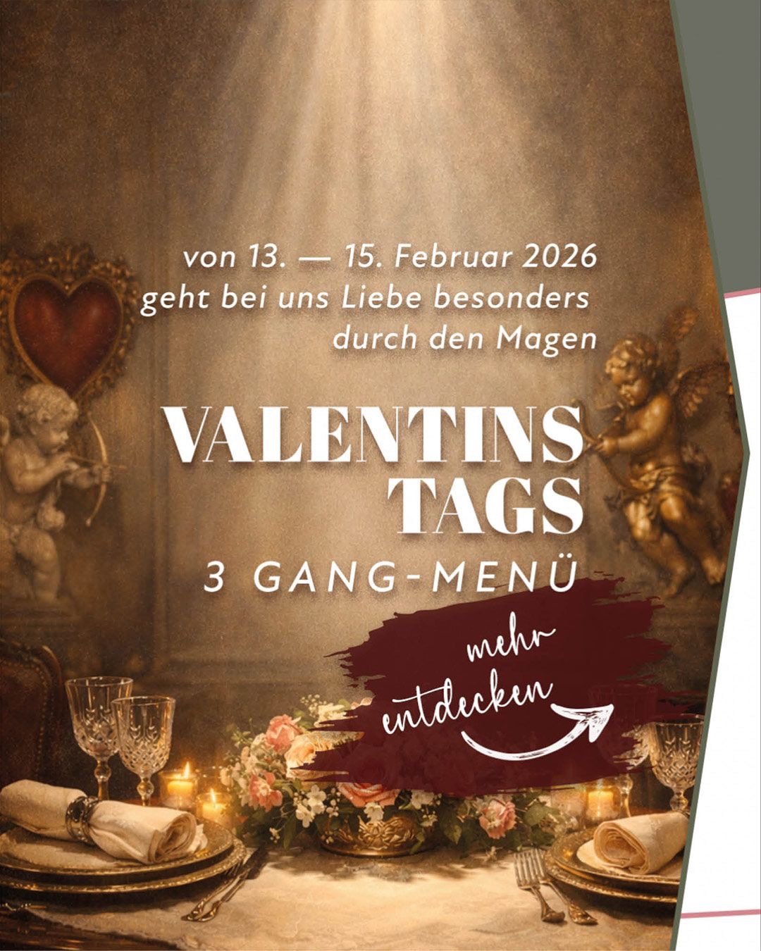 Liebe geht bei uns wie jedes Jahr besonders durch den Magen. ❤️
Für alle, die einen genussvollen Abend bei uns verbringen möchten, haben wir ein Valentinstagsmenü vorbereitet: Von 13.–15.02. verwöhnen wir euch mit einem 3-Gang-Menü.
Frische Aromen warten zu Beginn – Zitrone & Orange, feine Kräuter und ein Hauch von Meer, die wachküssen und Lust auf mehr machen. Danach wird’s warm und tief: Röstaromen, eine samtige Jus, cremige Komponenten und – wenn ihr wollt – Trüffel, dieser aromatische Luxus, der Stimmung macht, noch bevor man den ersten Bissen nimmt. Und zum Finale kommt das, was Nähe ganz ohne Worte schafft: etwas Warm-Süßes zum Teilen, direkt aus der Pfanne – fruchtig begleitet, zum Löffeln, Lachen, Zusammensitzen. ✨
3-Gang-Valentinsmenü: € 49,90 | Veggie: € 45,90
Bei früher Reservierung wartet ein schön gedeckter Tisch. 🕯️