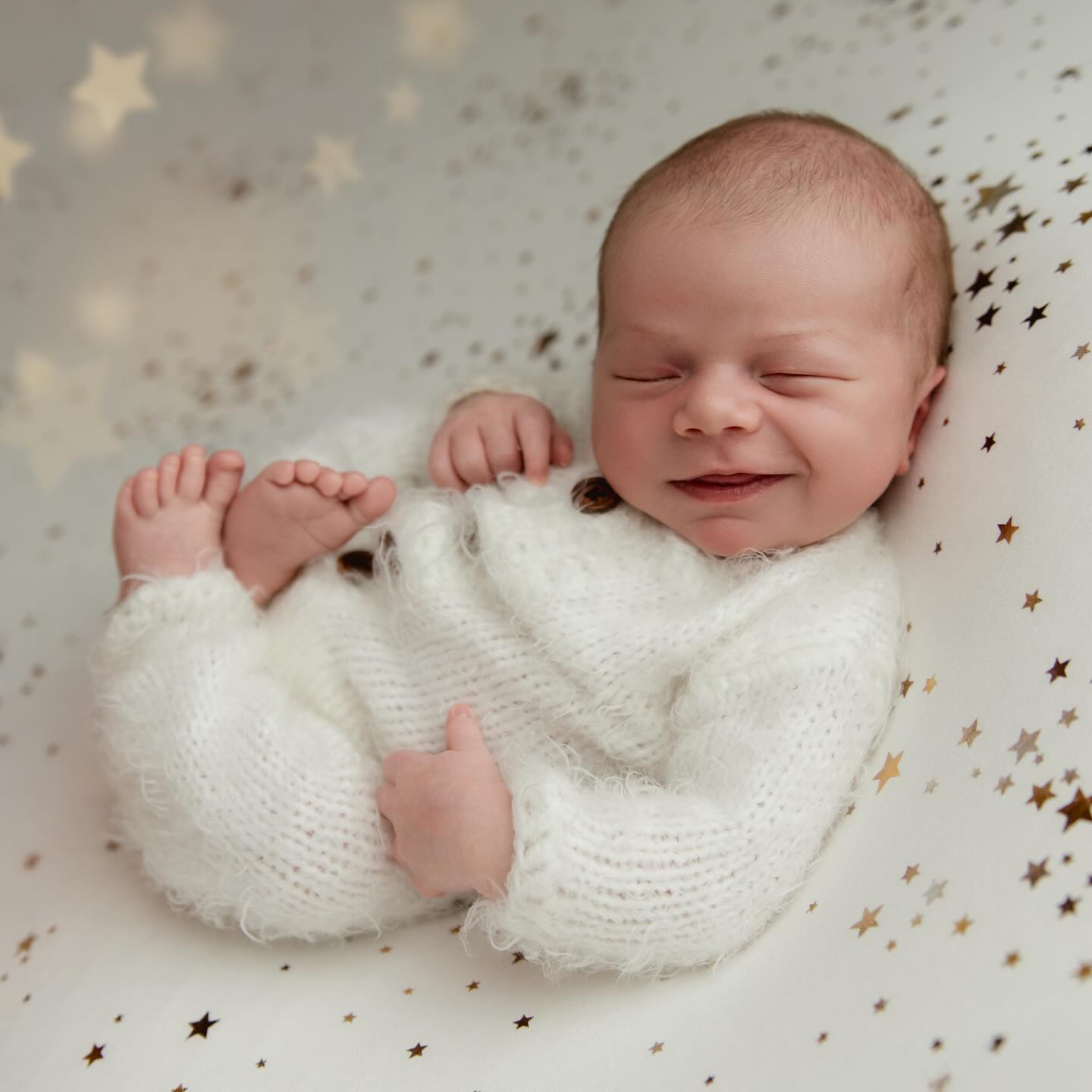 Happy Monday! I’m looking forward to a week filled with sleepy newborns and cake smash fun - and hoping for a little less rain🤞🙃
#newbornphotograoher #wiltshirenewbornphotographer #hampshirenewbornphotographer #winchesternewbornphotographer #andovernewbornphotographer
