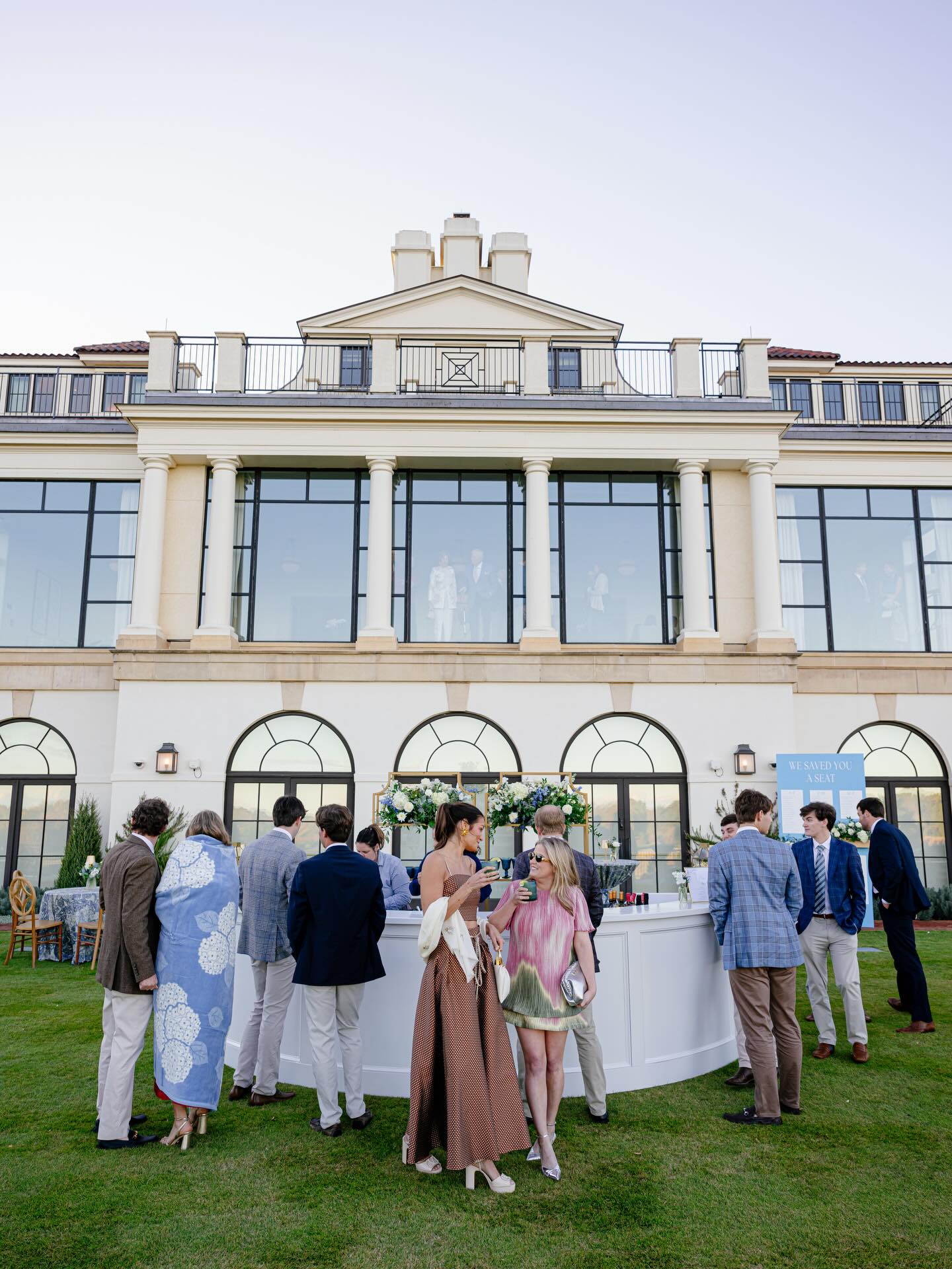 Cheers to the night before🥂✨🌙
#starrynighteventsrva #rehearsal #starrynighteventsrvaflowers #welovepurcouples #snecouples
Planning & Florals | @starrynighteventsrva @tanya_m_cornwell
Photography | @meredith_coe
Venue & Catering | @keswick_hall
Rentals | @rentequipva
Signage | @signed_kt
Blankets | @chappywrap
Couple | @elizfrank_ @drewfrank11