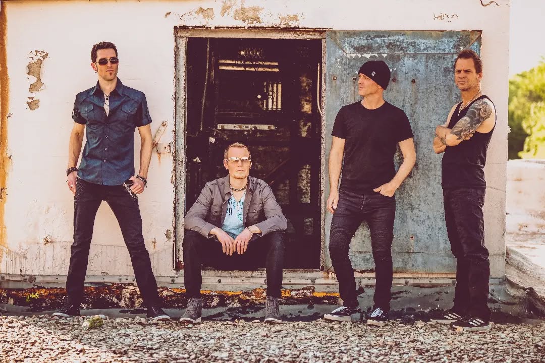 📸Dave Moto
@fastlanephotographybydave
🤘🤘🤘
#rocknroll #rockband #rockmusic #hardrock