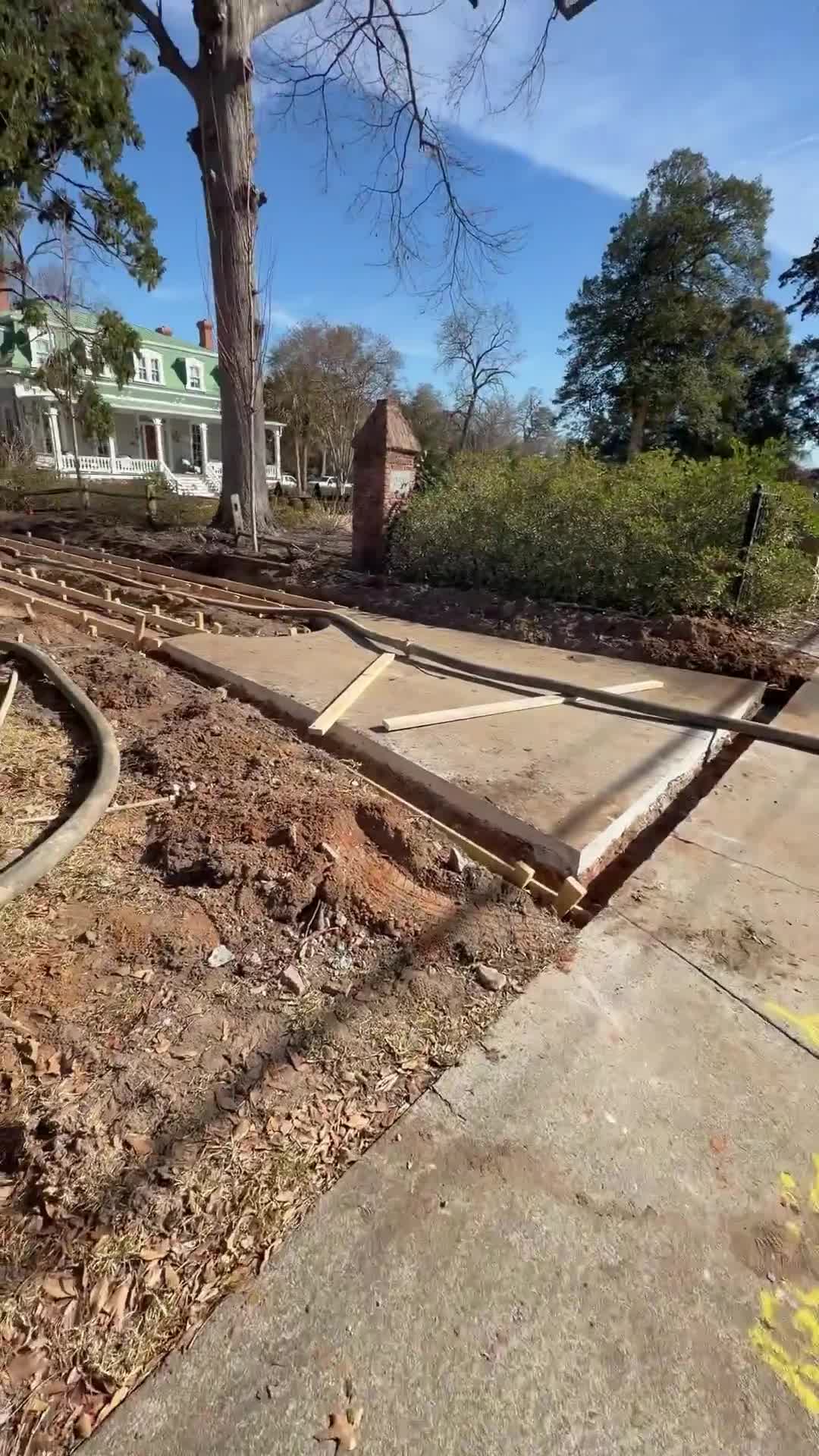 Concrete pour day on site.
Driveway runners with brick banding are going in today. The cement truck is set up, and JLM is making it happen.
#jacobslandmanagement #concretework #drivewaydesign #hardscape