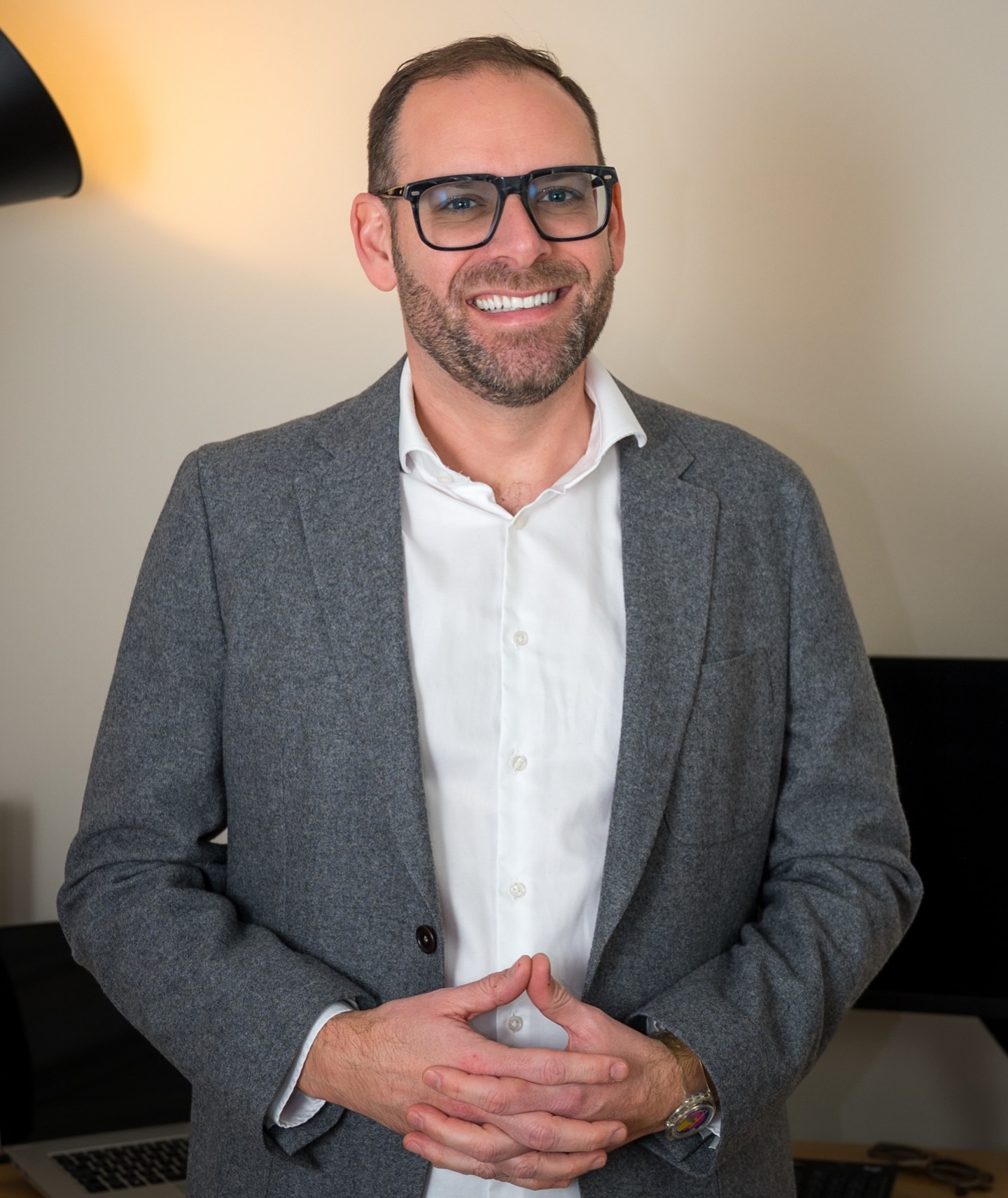 Expertise that crosses borders. đ While based in ZĂźrich, we provide tax services across all of Switzerland. We specialize in helping expats navigate the unique intersection of Swiss and international tax obligations. Your peace of mind is our priority.
Expertise, die Grenzen Ăźberschreitet. đ Mit Sitz in ZĂźrich bieten wir Steuerdienstleistungen in der ganzen Schweiz an. Wir sind darauf spezialisiert, Expats dabei zu helfen, die Schnittstelle zwischen Schweizer und internationalen Steuerpflichten zu meistern. Ihre Sorgenfreiheit ist unsere Priorität.
#TaxTimeWithMartin #ZĂźrich #SwissTaxAdvisor #ExpatSupport #SteuernSchweiz