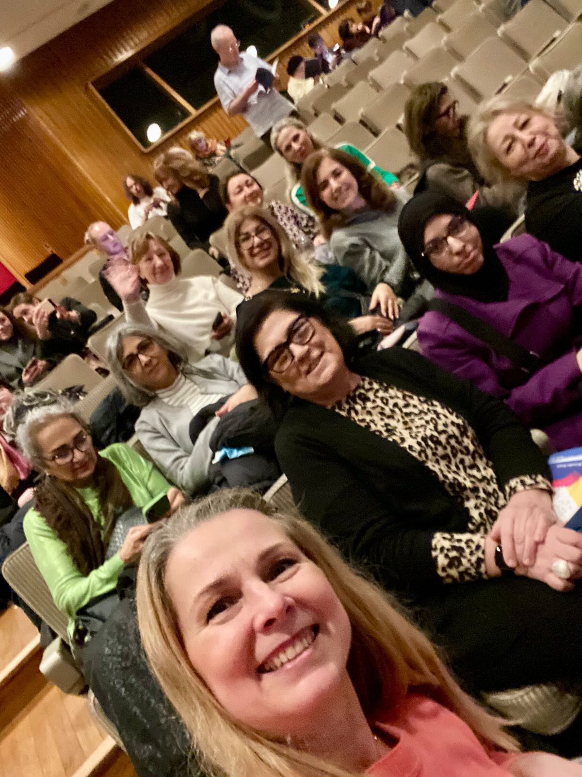 Here we are, at the Royal Festival Hall for an amazing concert. We love classic music, we love gatherings, we love our way of connecting to each other. Every time is a new special occasion.
#womensupportingwomen #ukmentalhealth #thrivingwomen