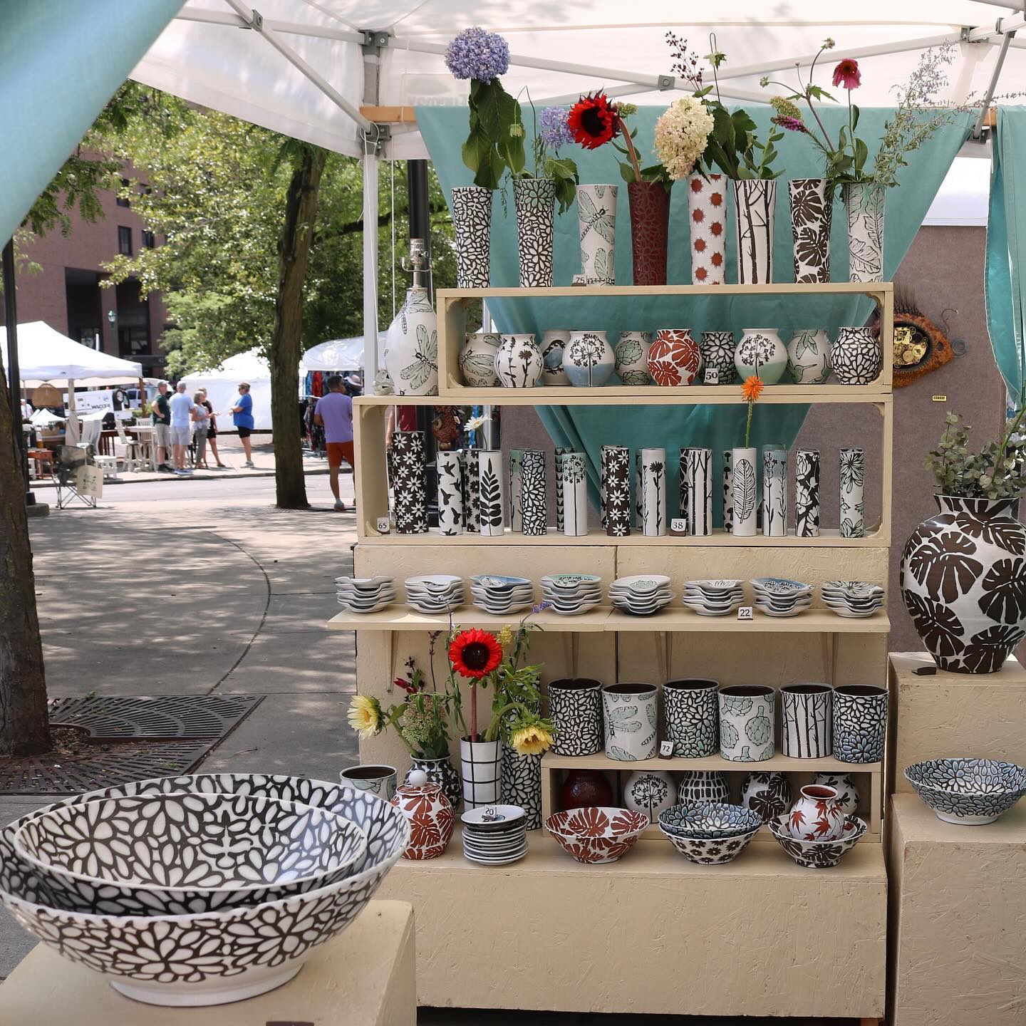 🌞Downtown Syracuse Art Festival this weekend from 10-5pm, I’ll be by the fountain in Columbus Circle🌞🤗
#pottery #ceramics #artfestival