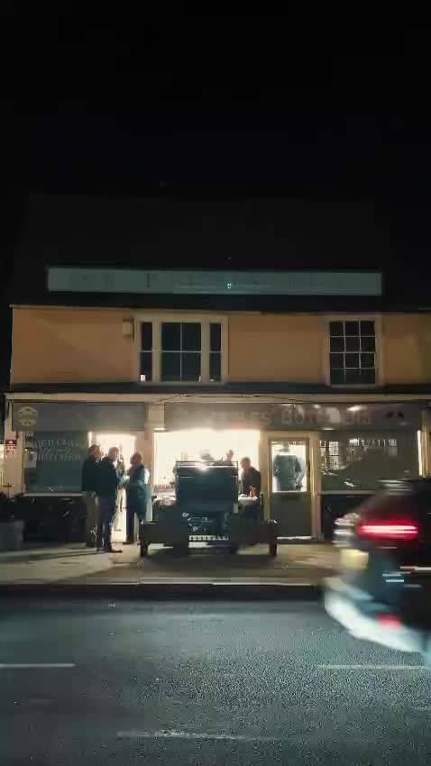 In advanced celebration of St David’s Day, and in honour of our Welsh 🏴 Chairman Gareth we headed to @steelesbutchersdunmow for a Butchery masterclass!
Not one for the vegetarians 🥑, plenty of amazing lamb 🐑 was butchered and BBQ’d 🍖
An absolutely Baaaa…..rilliant night 🤣
Thanks to Tim at Steeles, and to Toby for being the BBQ master!
Fancy joining us on a future social, drop us a line!
@rtgbi