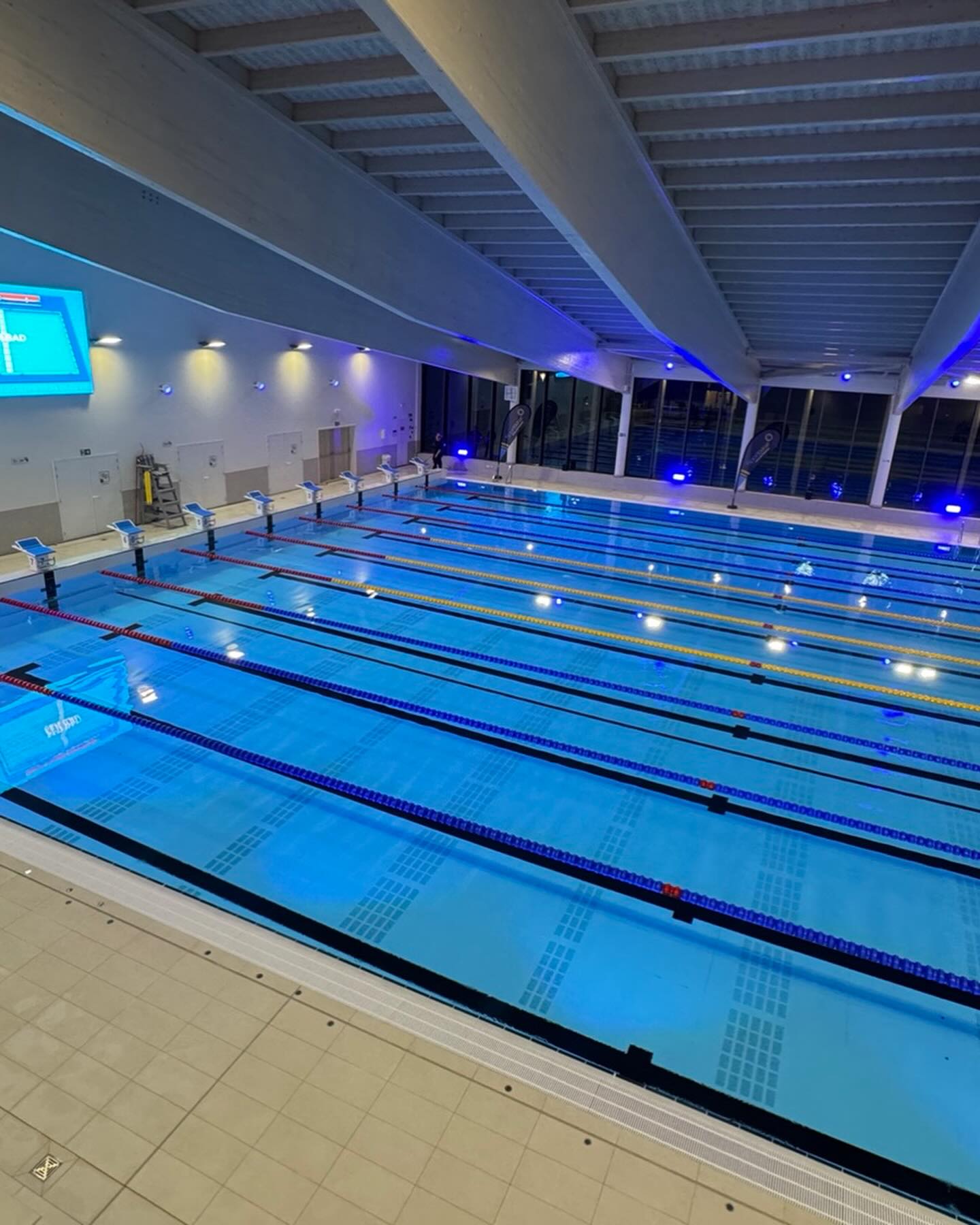 Vandaag waren we aanwezig op de opening van Sportoase De Watermolen in Sint-Niklaas. Vanaf volgende week dinsdag trainen we hier.
We kijken er enorm naar uit om onze duiken verder te zetten in dit moderne en groene complex. Nieuwe omgeving, dezelfde passie voor duiken.
Bedankt aan de organisatoren voor de warme ontvangst en proficiat met deze mooie realisatie voor onze stad.
#DuikInHetAvontuur #SintNiklaas #Sportoase #DeWatermolen #vanroey