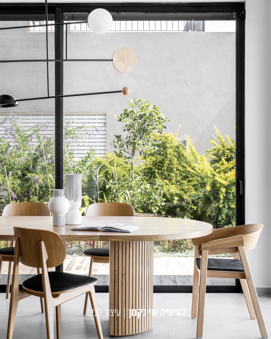 כל הפרוייקט של D&R בהיילייט ✨
צלם: @oren.amos.photography
שולחן: @goodwoodhaifa
floralis_homefashion@
רצפה: @topolski_rezef
עיצוב פנים @byleticia_interiordesign 🪄
📩 מחפשים את מעצב/ת הפנים שתיקח את הוויז׳ן שלכם ותהפוך אותו למציאות?
תגיבו ״פרטים״ למידע נוסף 🤍
#עיצובפנים #מעצבתפנים #אדריכלות #הוםסטייל #עיצובהבית