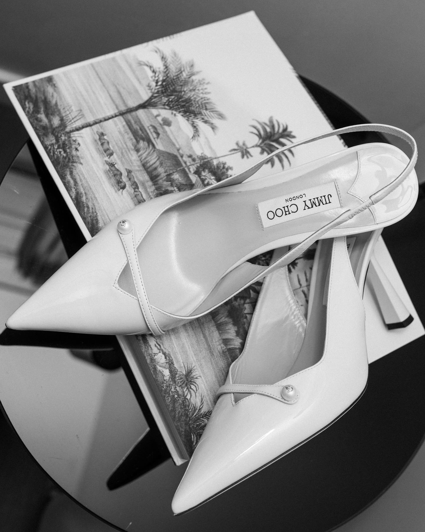 Details from an Amsterdam late summer wedding
Shoes, close-ups, and all the quiet magic in between in B&W
Celebrated at @amstelboathouse
@letoileweddings & @bymel_bridalcontent