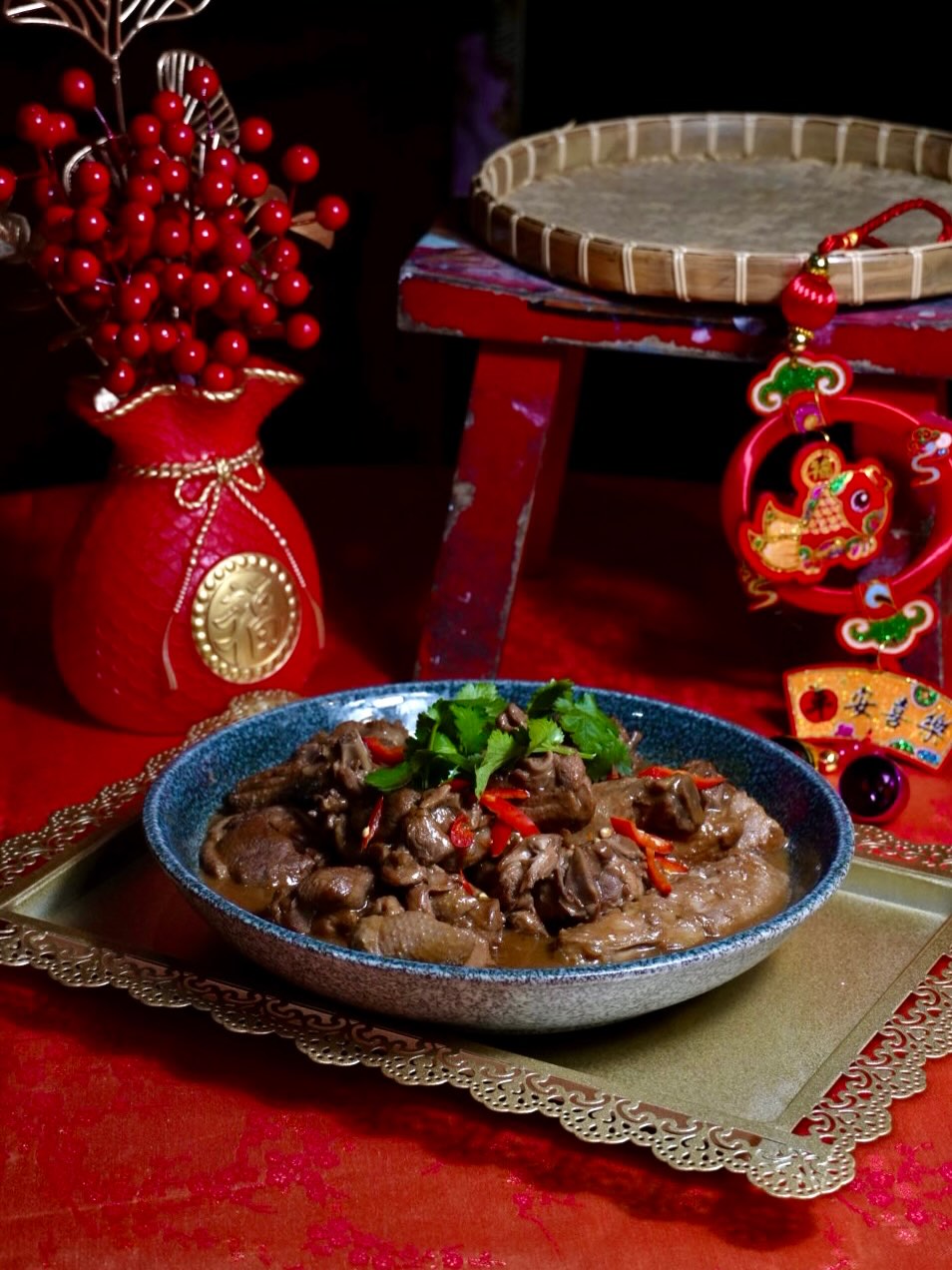 Celebrate Chinese New Year with a feast of prosperity 🧧✨
A star from our CNY Special Menu: Braised Duck with Beancurd Sticks in Red Fermented Bean Curd (支竹香焖南乳鸭) — tender, richly braised, and packed with deep umami flavor. The beancurd sticks soak up every drop of that luscious sauce, symbolizing abundance for the year ahead. 🍊
Gather, feast, and welcome the Year of Horse with us.
Visit our website (link in bio) or call us at 01216224559 to book now.
📍The Malaya Classic, 1st Floor, The Arcadian, 70 Hurst St, Birmingham B5 4TD
.
.
.
#TheMalayaClassic #halalbirmingham #brumfoodie #lunarnewyear2026 #birminghamrestaurants