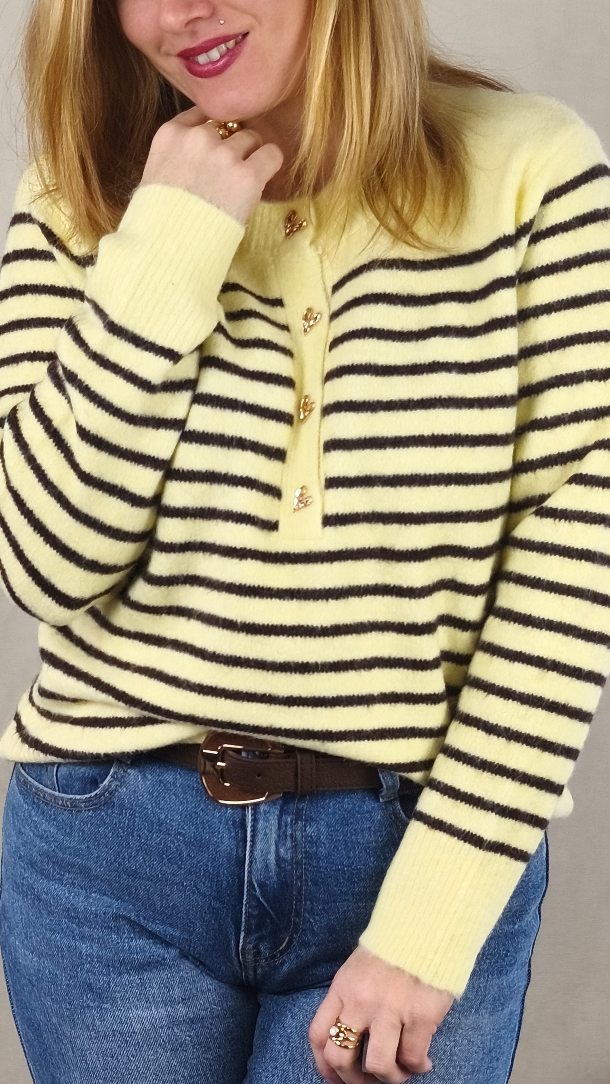 On tous déjà eu une ceinture trop large pour nos jeans... 😤
Celle-ci NON 🔥
⚡Largeur parfaite pour les passants
⚡ Joli détail doré
⚡ Facile à porter au quotidien
C'est le genre d'accessoire qu'on met sans réfléchir ... Et qui finit par aller avec tous les jeans 👖
.
.
💭 Tu es plutôt ceinture marron ou noir ?! 🤎🖤
.
.
.
#ceinturefemme #accessoiremode #détailquifaittout #lookjean #modchadeschoux