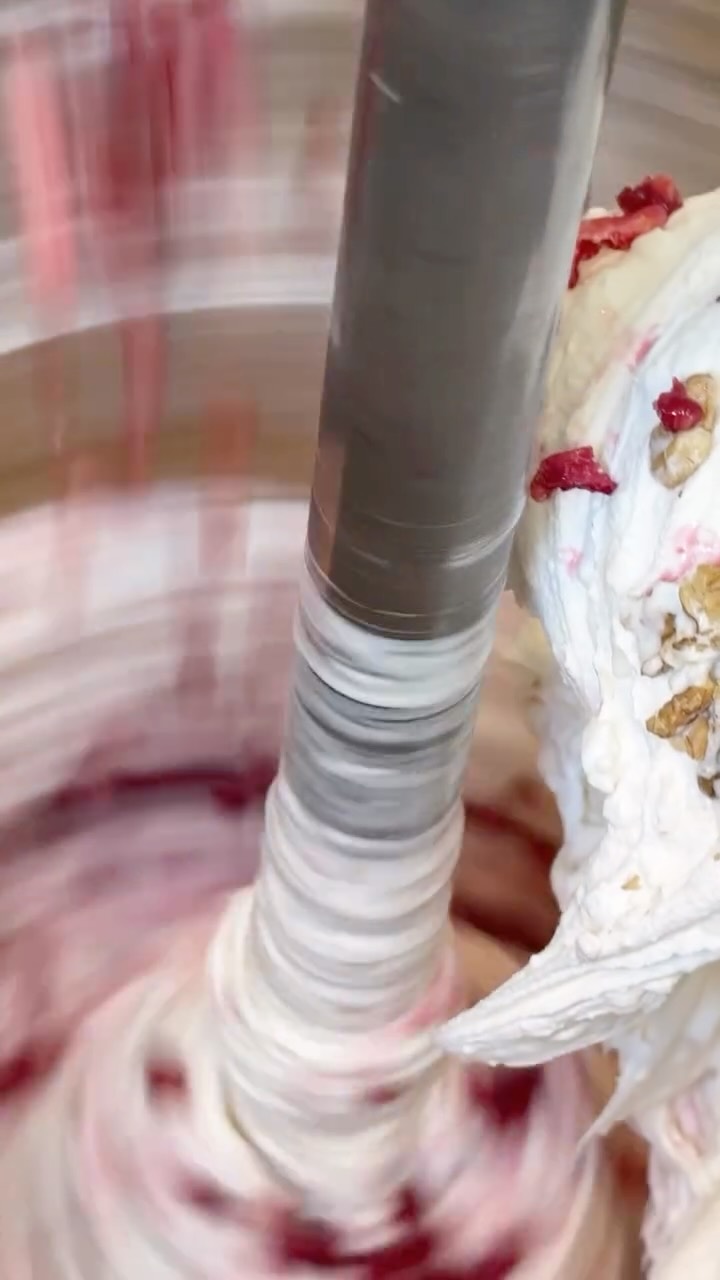 Viva’da Ramazan’a Özel Lezzetler📣 🌙✨
İftar sonrası hem hafif hem de keyif dolu bir tatlı molası! Güllaç 🤍
📍Viva Dondurma, Yeşilköy